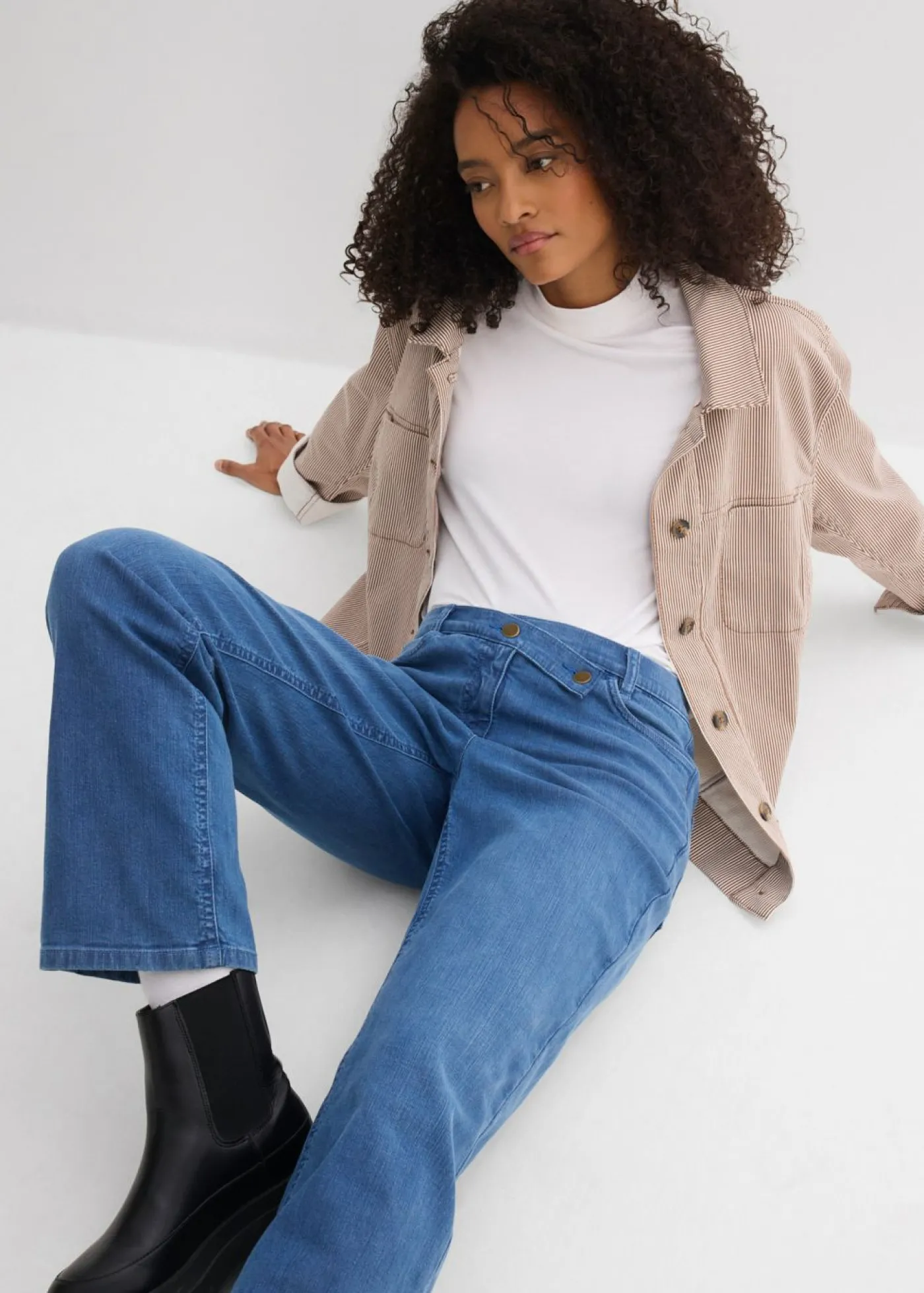 bonprix bonprix Vaqueros holgados de algodón orgánico con talle medio y corte recto azul medio denim usado