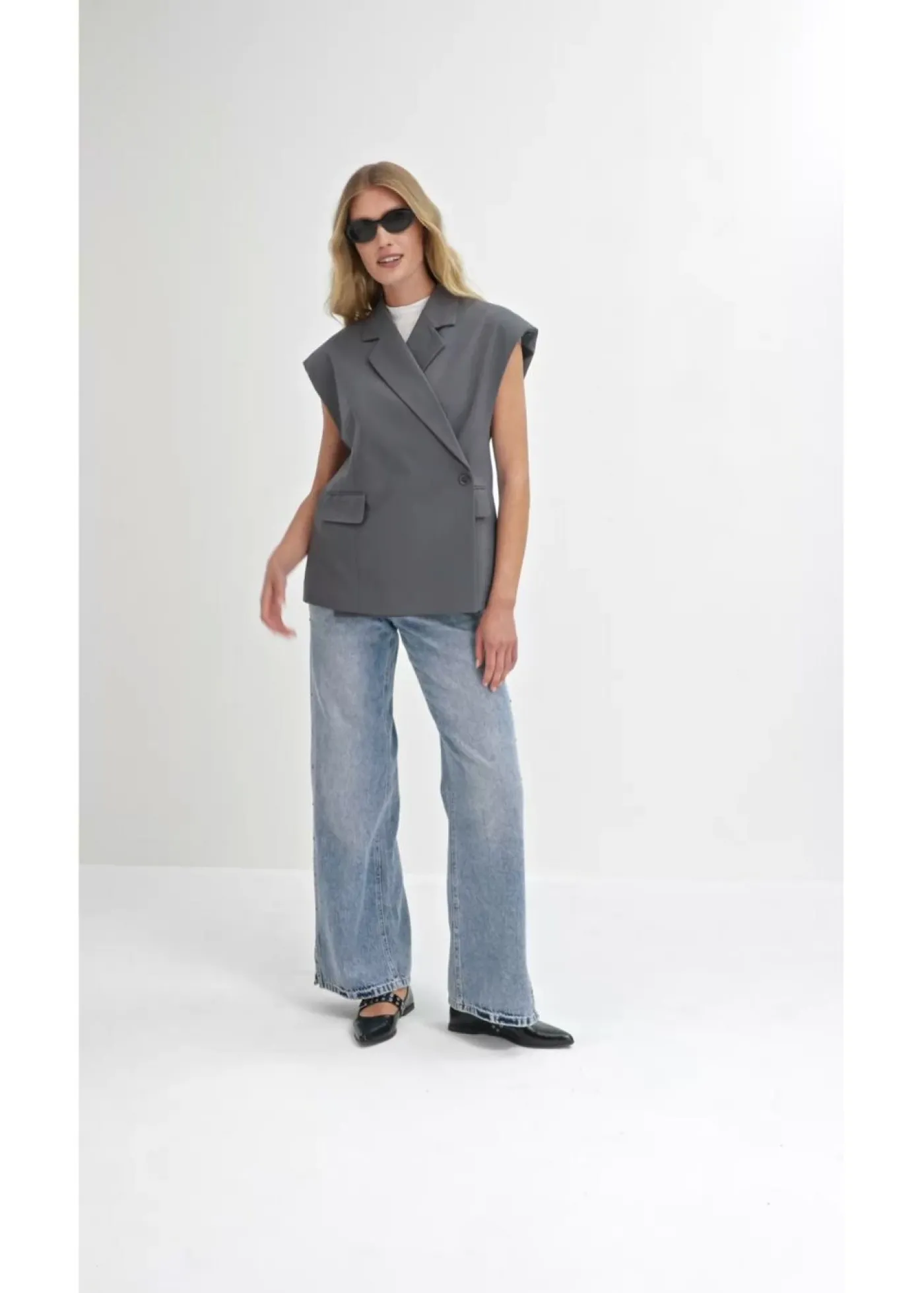 bonprix bonprix Vaqueros low stretch con corte holgado, talle medio y diseño recto azul hielo denim usado Discount