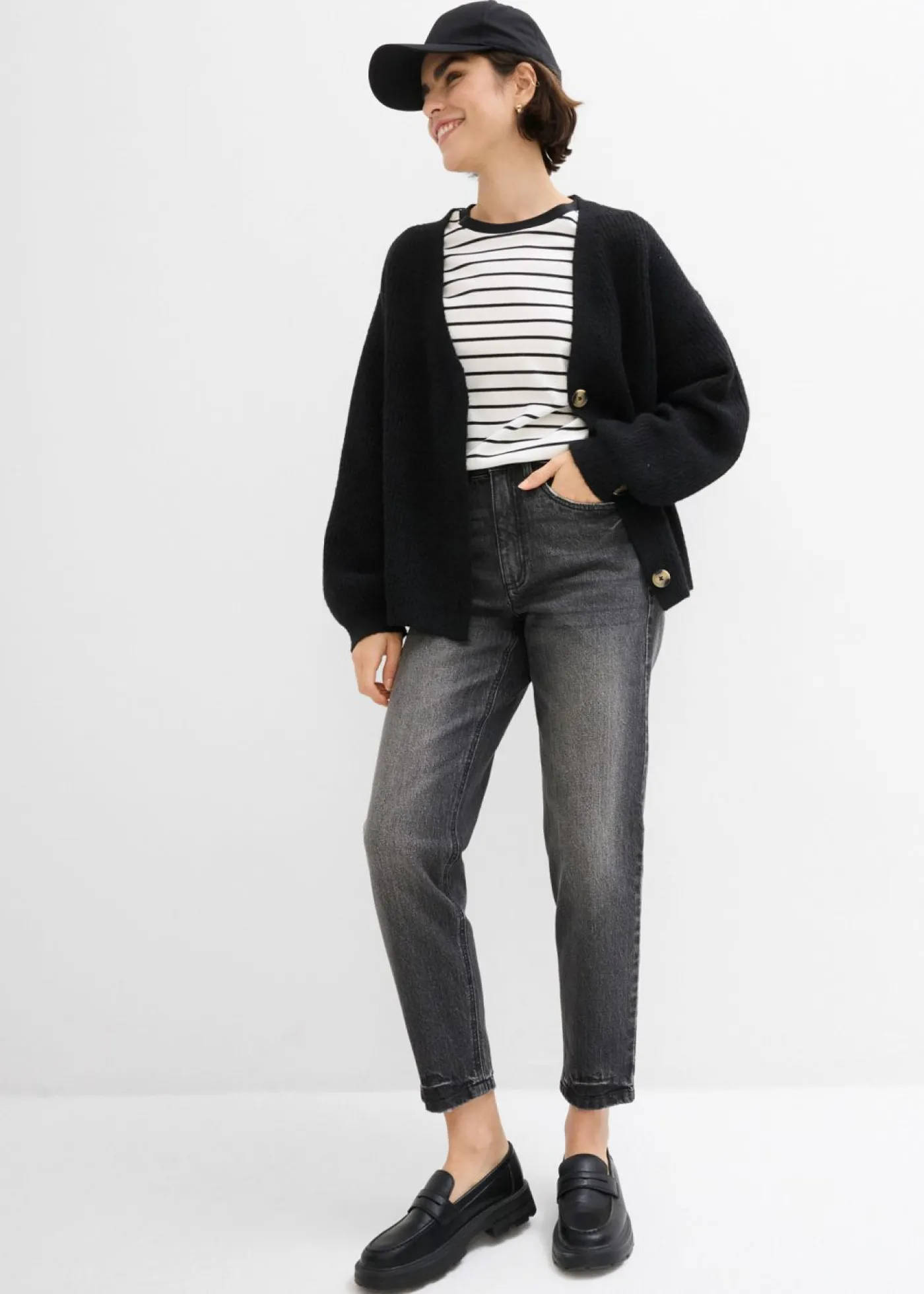 bonprix bonprix Vaqueros mom, high waist, low stretch, cropped negro denim usado New