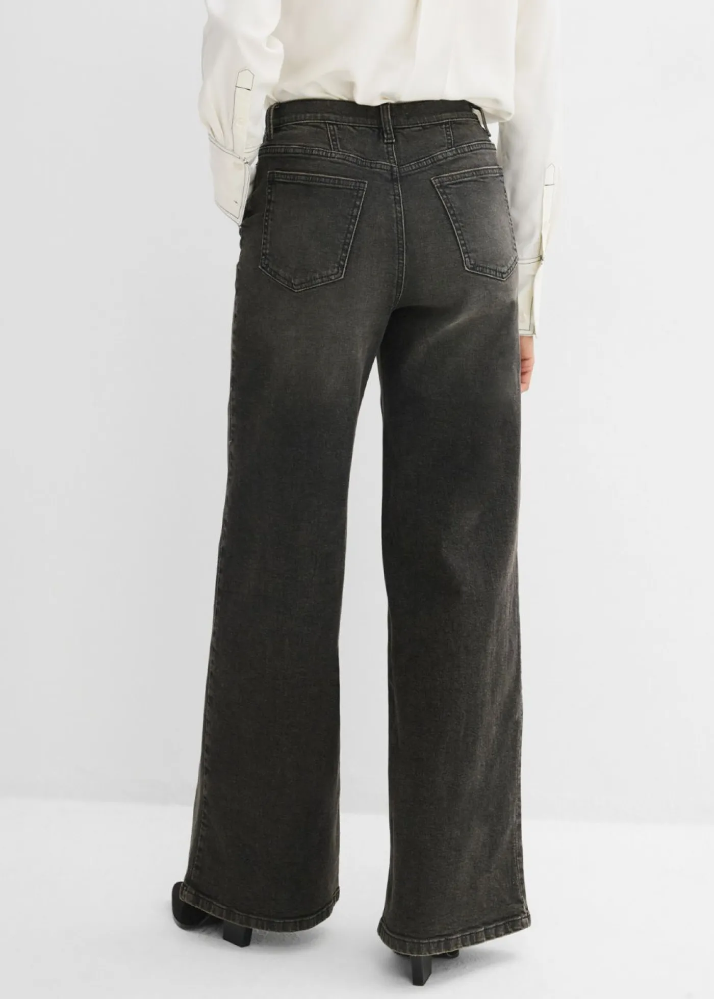 bonprix bonprix Vaqueros rectos holgados de talle alto negro denim-beige-kaki usado