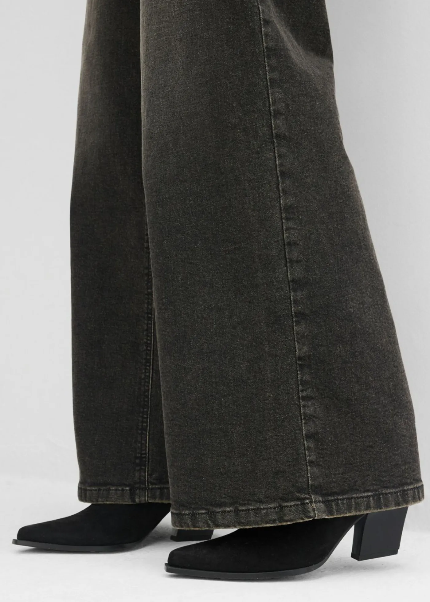 bonprix bonprix Vaqueros rectos holgados de talle alto negro denim-beige-kaki usado