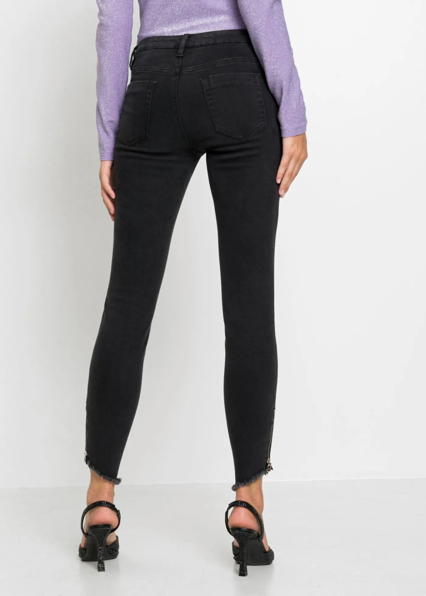 bonprix bonprix Vaqueros skinny, mid waist, elásticos Vaquero negro Hot