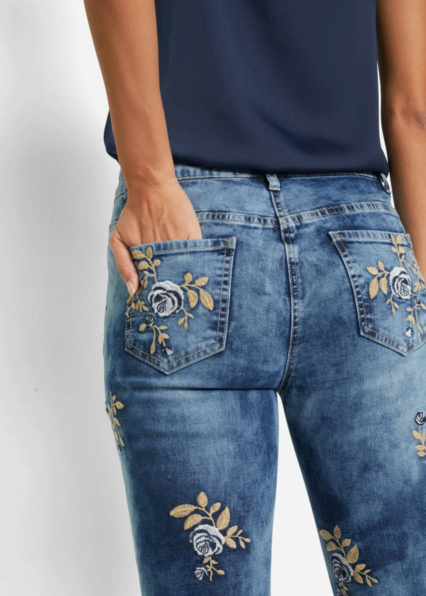 bonprix bonprix Vaqueros slim fit, con bordado de flores Denim Best