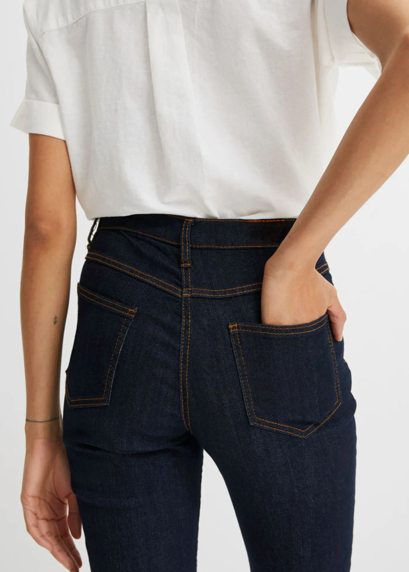 bonprix bonprix Vaqueros straight, mid waist, elásticos Azul marino Online