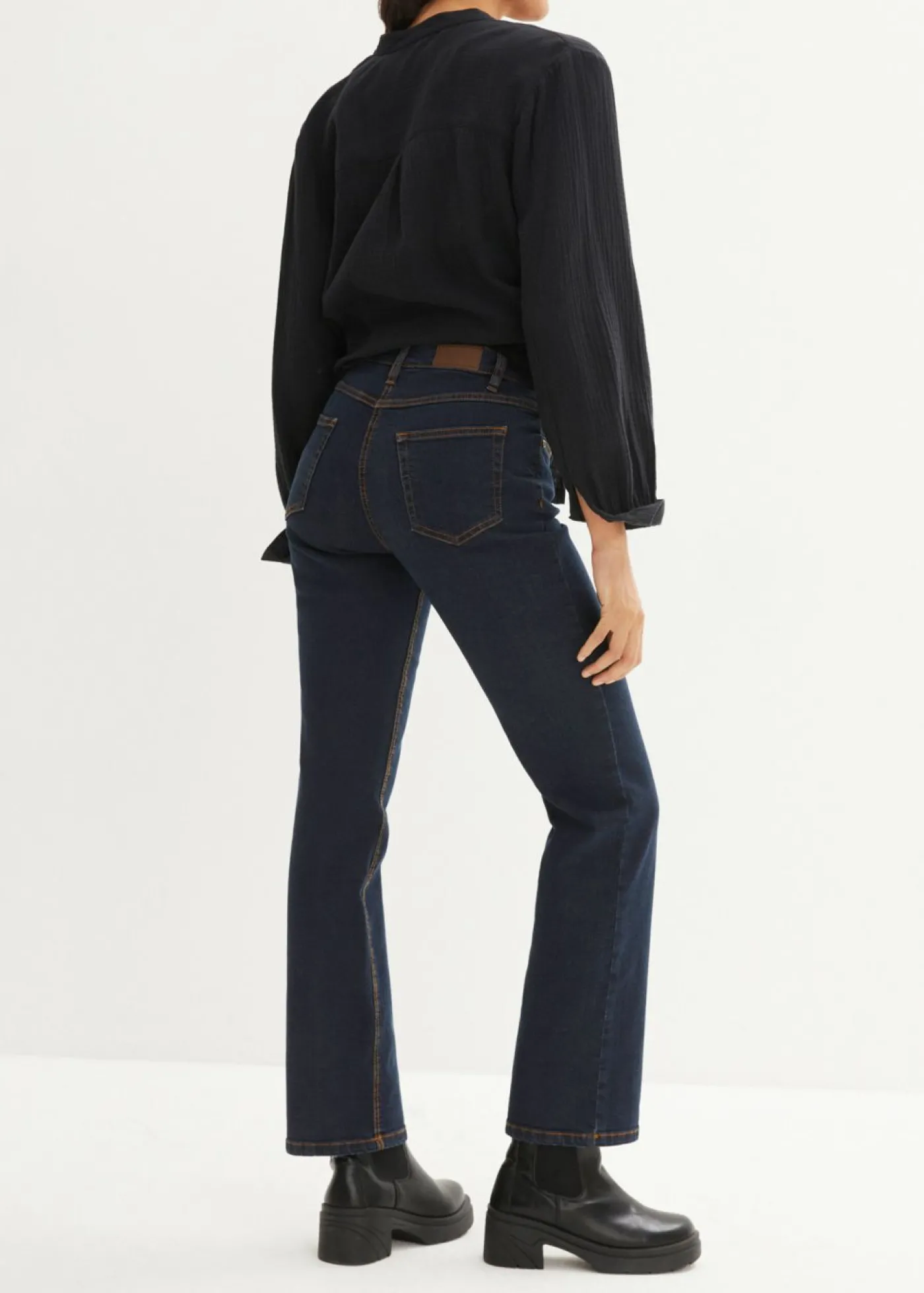 bonprix bonprix Vaqueros straight, mid waist, elásticos Azul marino Hot