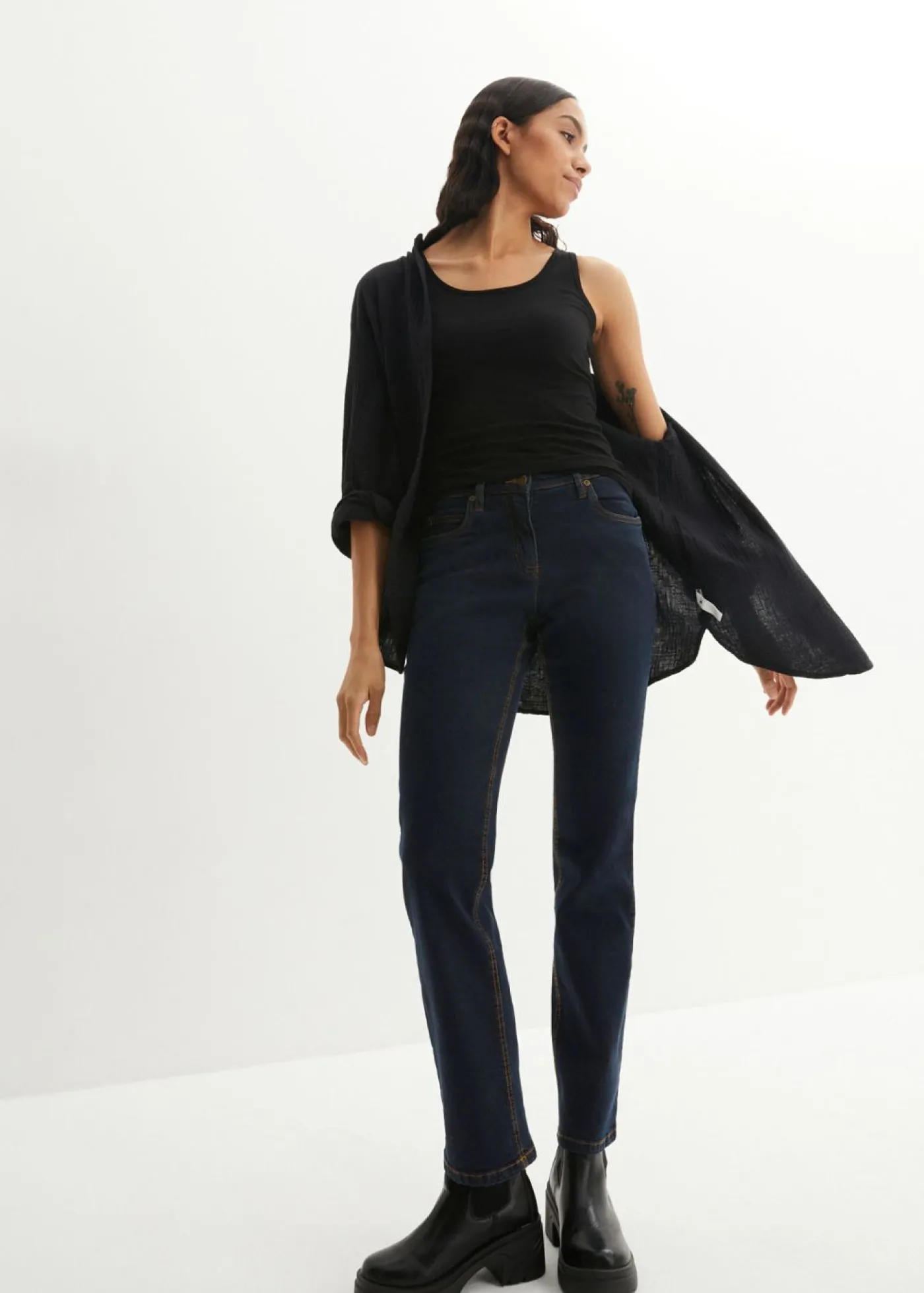bonprix bonprix Vaqueros straight, mid waist, elásticos Azul marino Hot