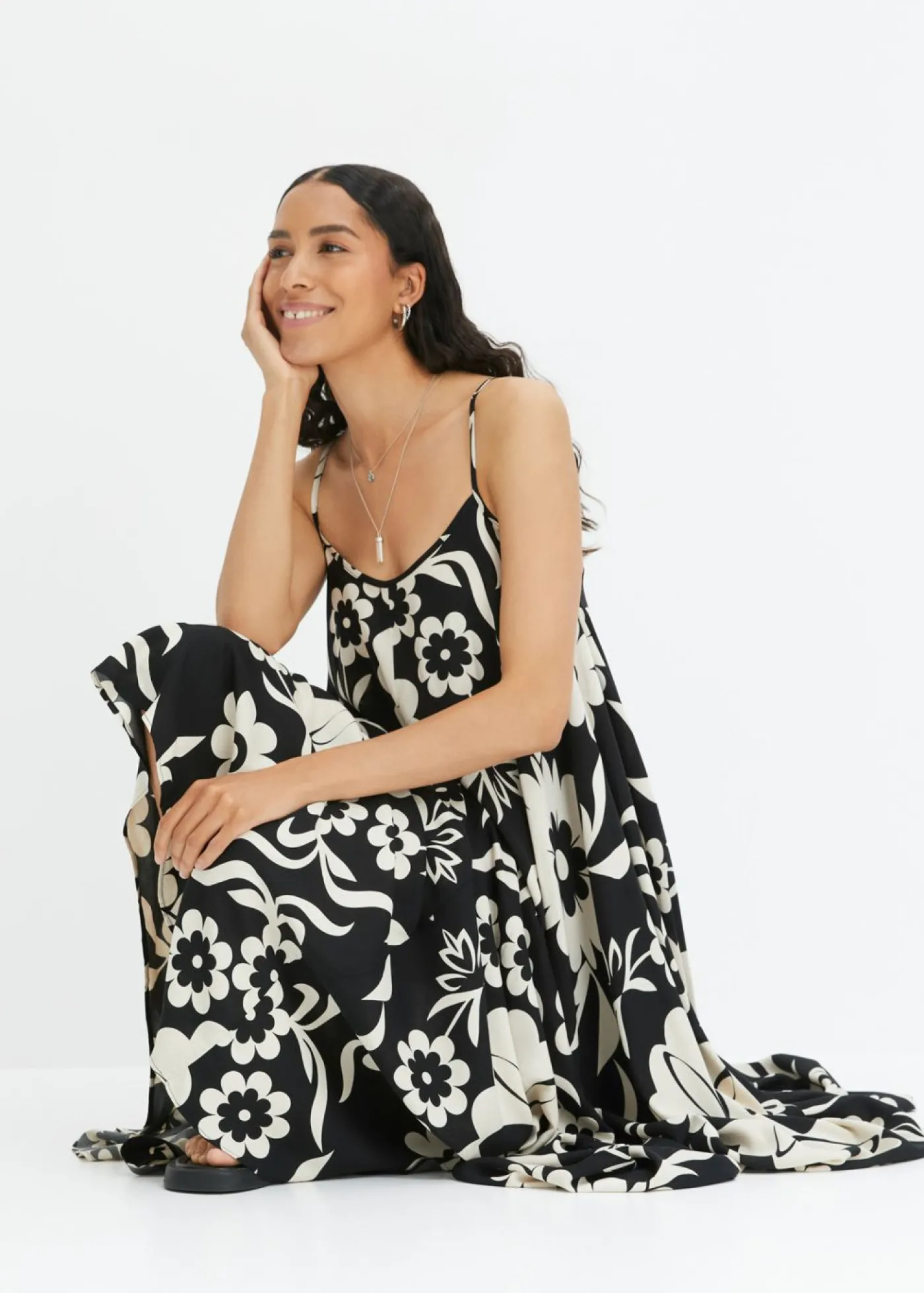 bonprix bonprix Vestido ancho de tirantes de viscosa fluida Negro Sale