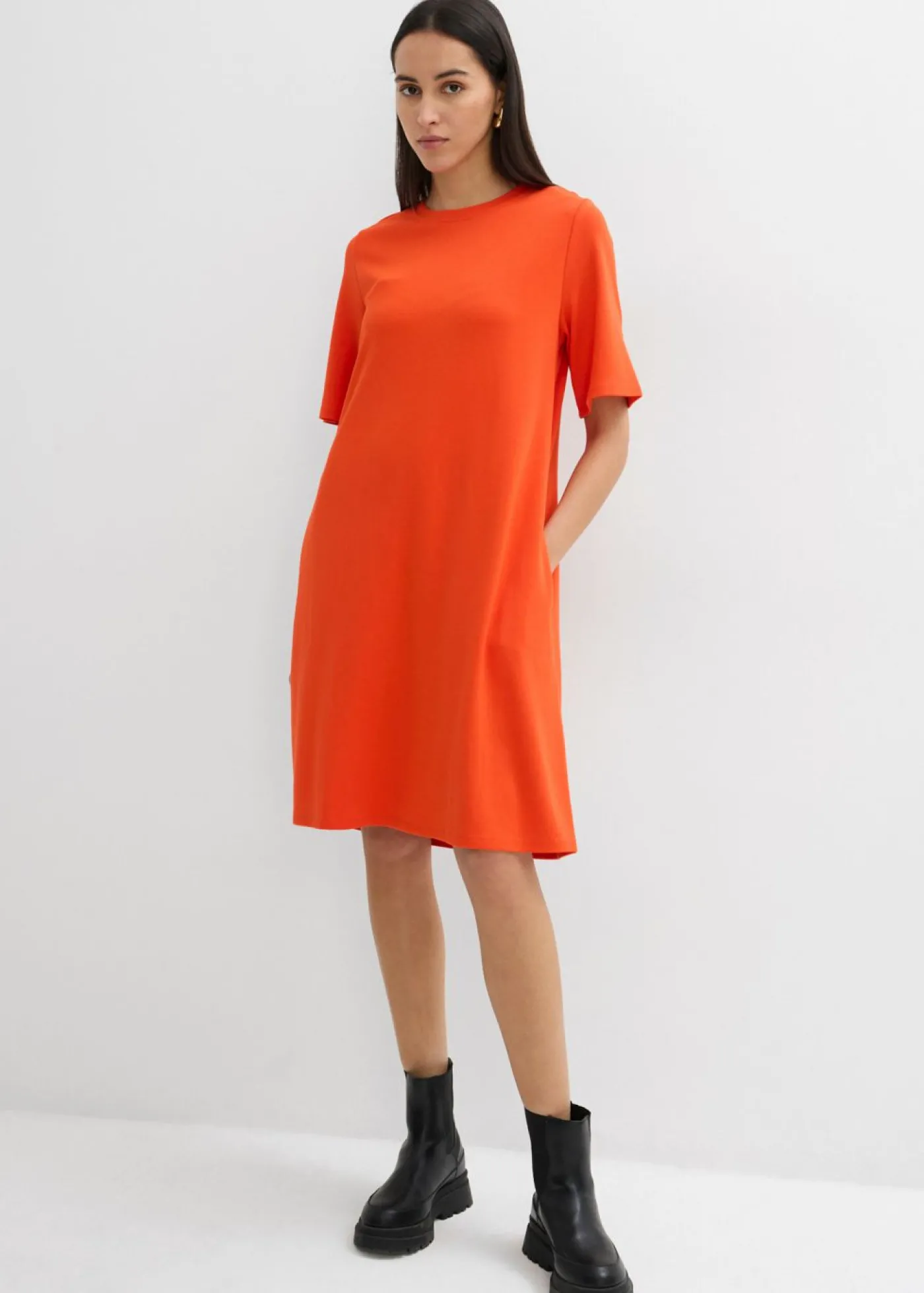 bonprix bonprix Vestido camisero con corte en A en mezcla de viscosa Rojo amapola Hot