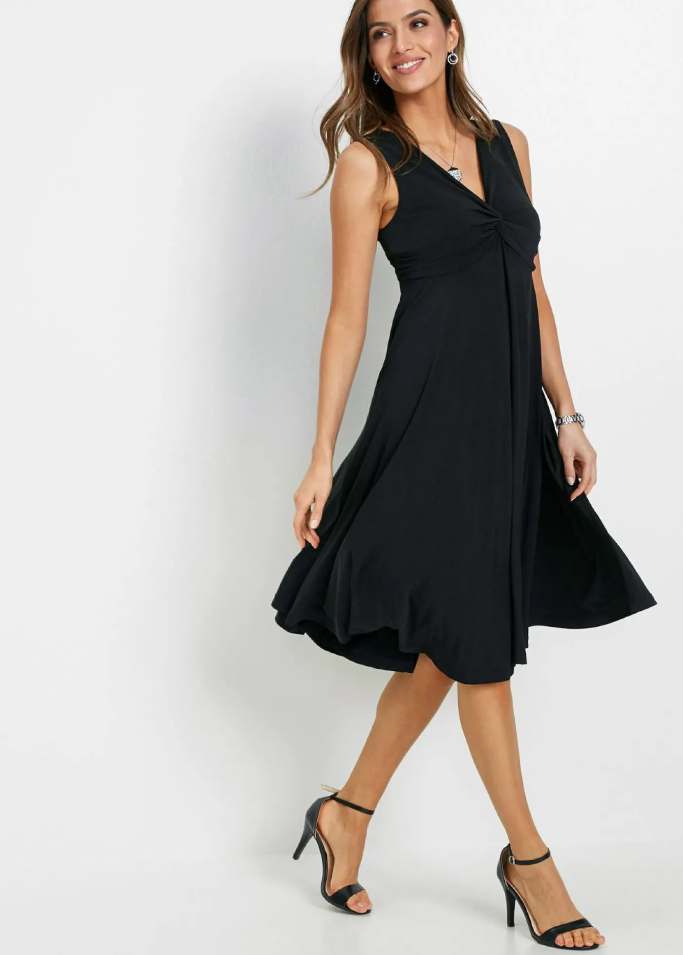 bonprix bonprix Vestido camisero con escote en V Negro Online