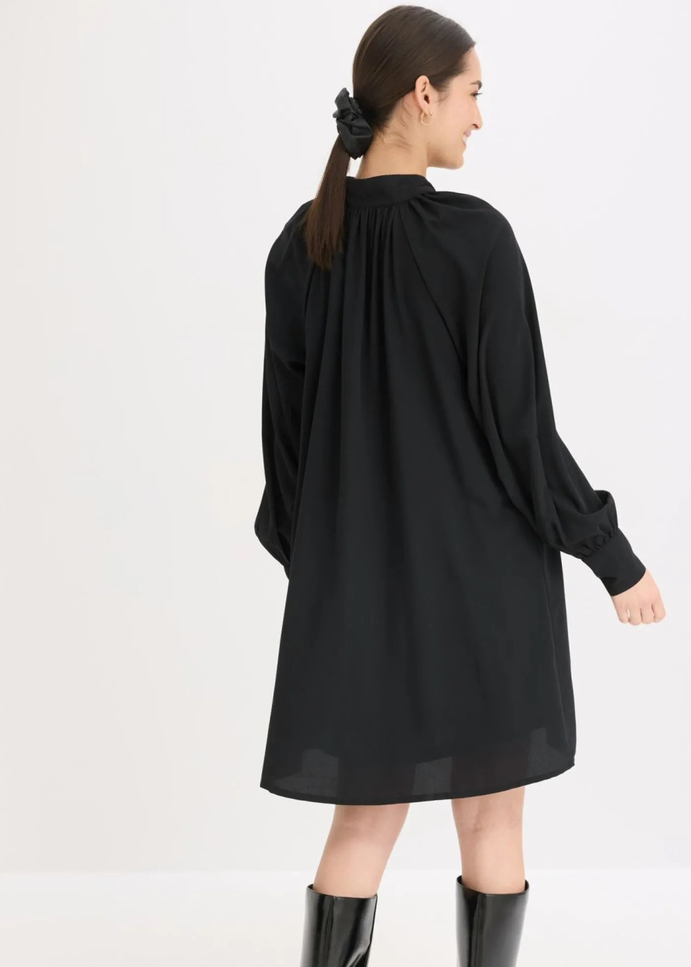 bonprix bonprix Vestido camisero con lazo en el cuello Negro Online
