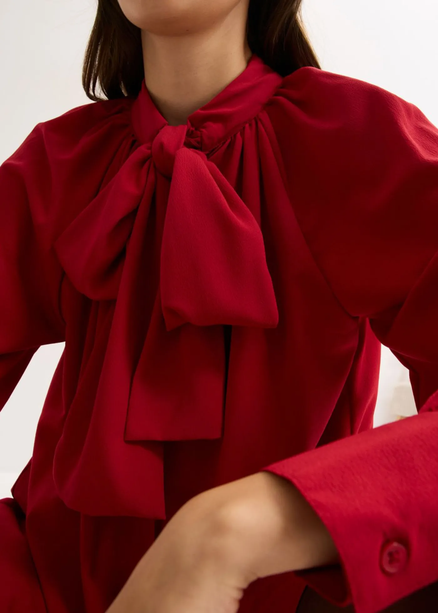 bonprix bonprix Vestido camisero con lazo en el cuello rojo cayena Hot