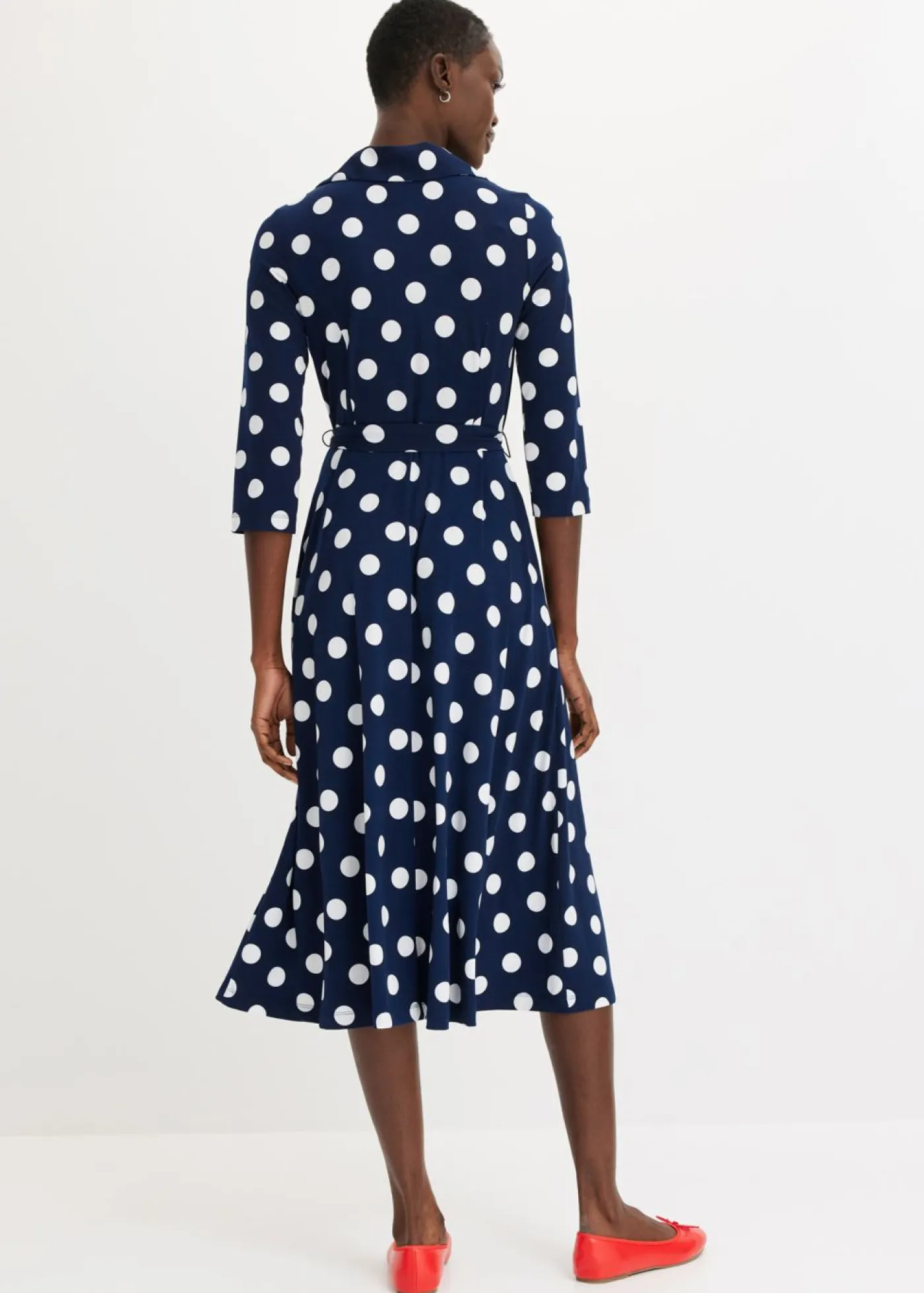 bonprix bonprix Vestido camisero con lazo (2 piezas) azul marino / blanco topos Hot