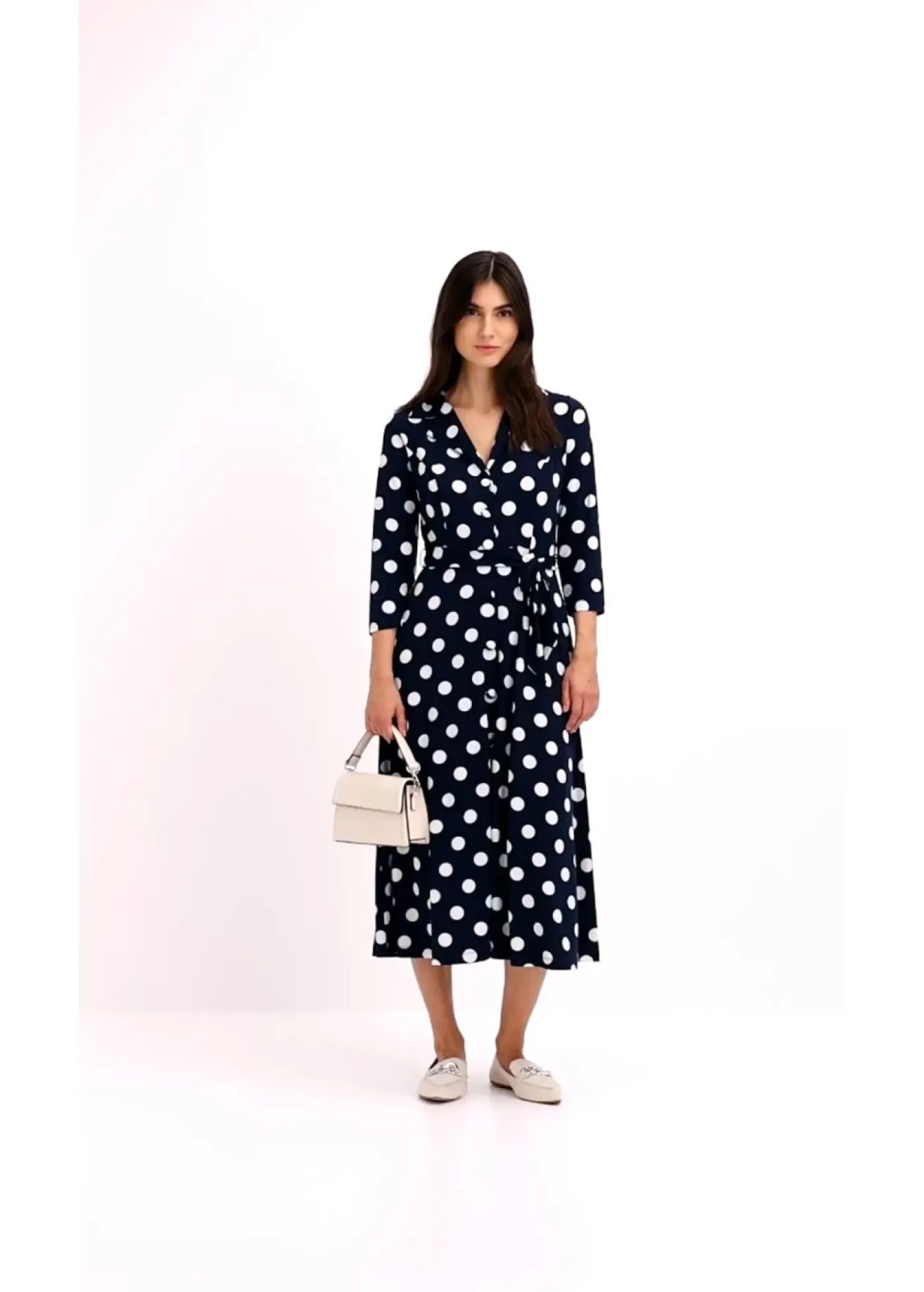 bonprix bonprix Vestido camisero con lazo (2 piezas) azul marino / blanco topos Hot