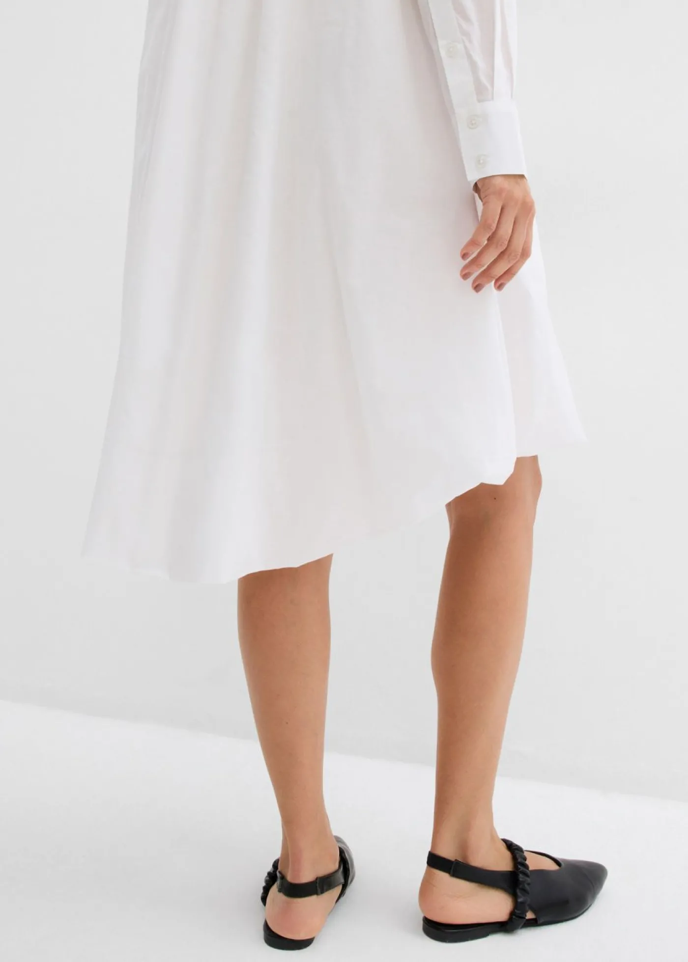 bonprix bonprix Vestido camisero de algodón puro con dobladillo abullonado Negro