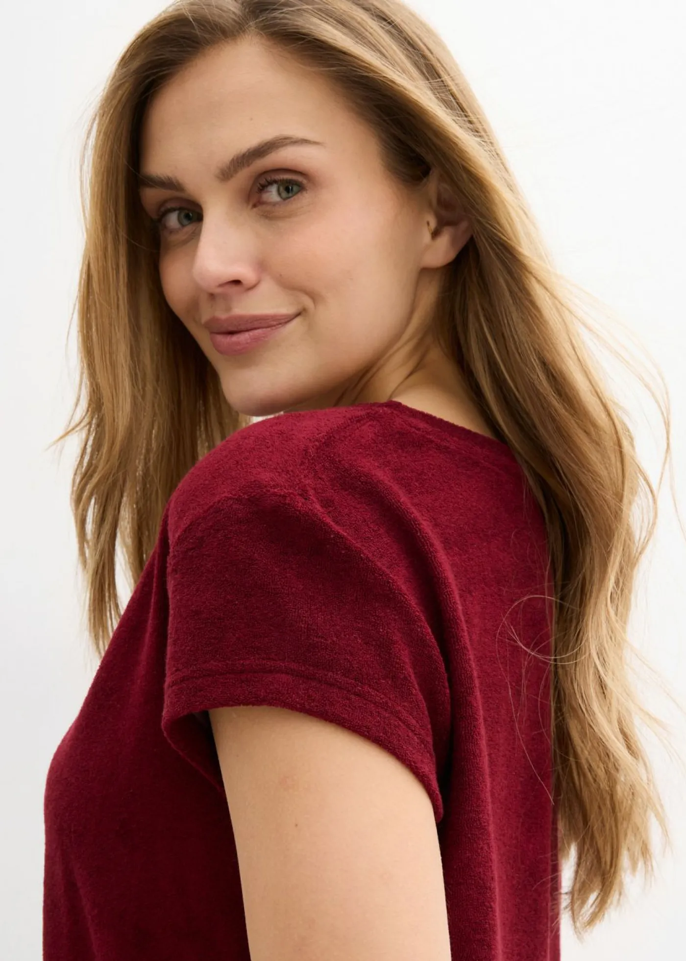 bonprix bonprix Vestido camisero de felpa Rojo rubí