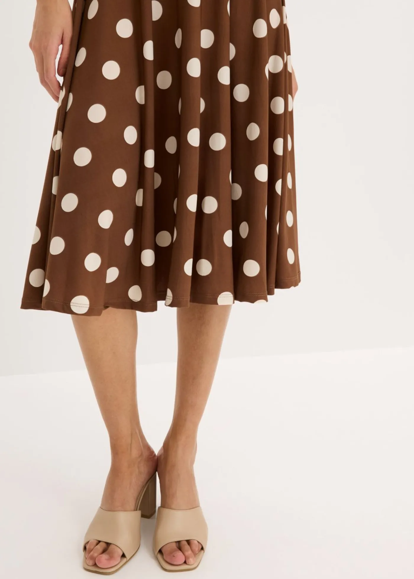 bonprix bonprix Vestido camisero de lunares marrón claro/beige arena topos Sale
