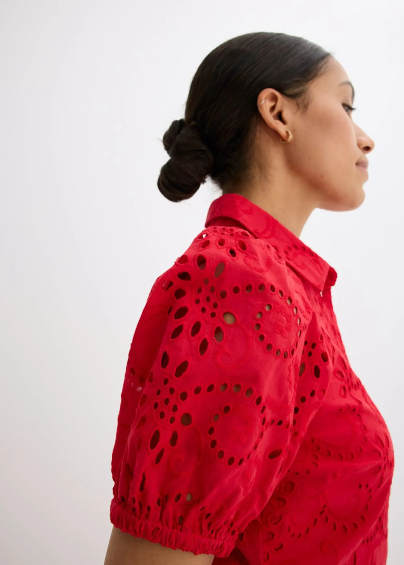bonprix bonprix Vestido camisero de punto calado de algodón puro rojo intenso