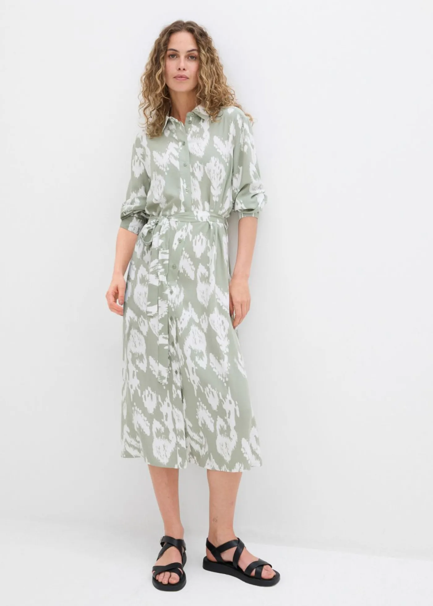 bonprix bonprix Vestido camisero de viscosa fluida verde alga-blanco lana Sale