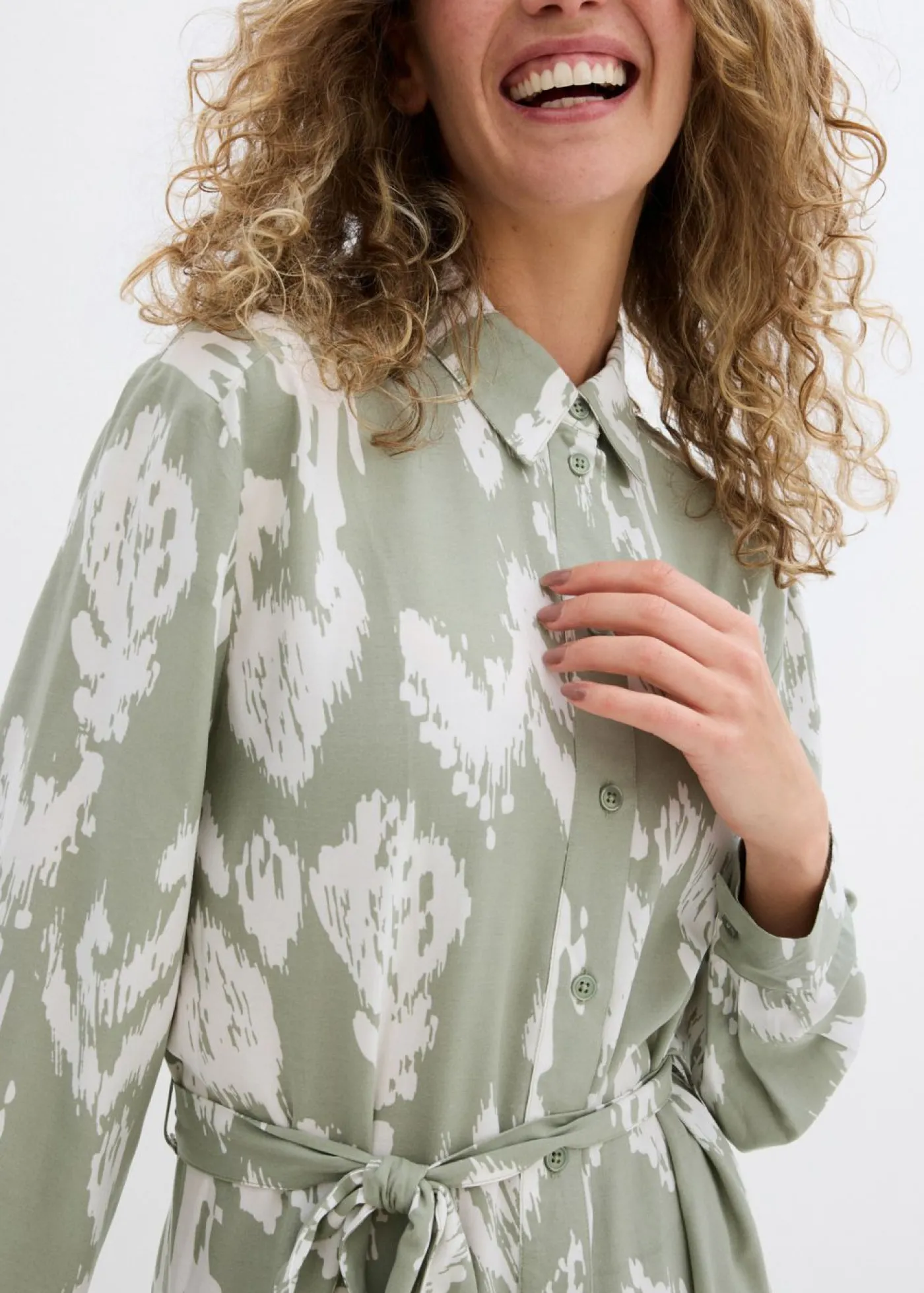 bonprix bonprix Vestido camisero de viscosa fluida verde alga-blanco lana Sale
