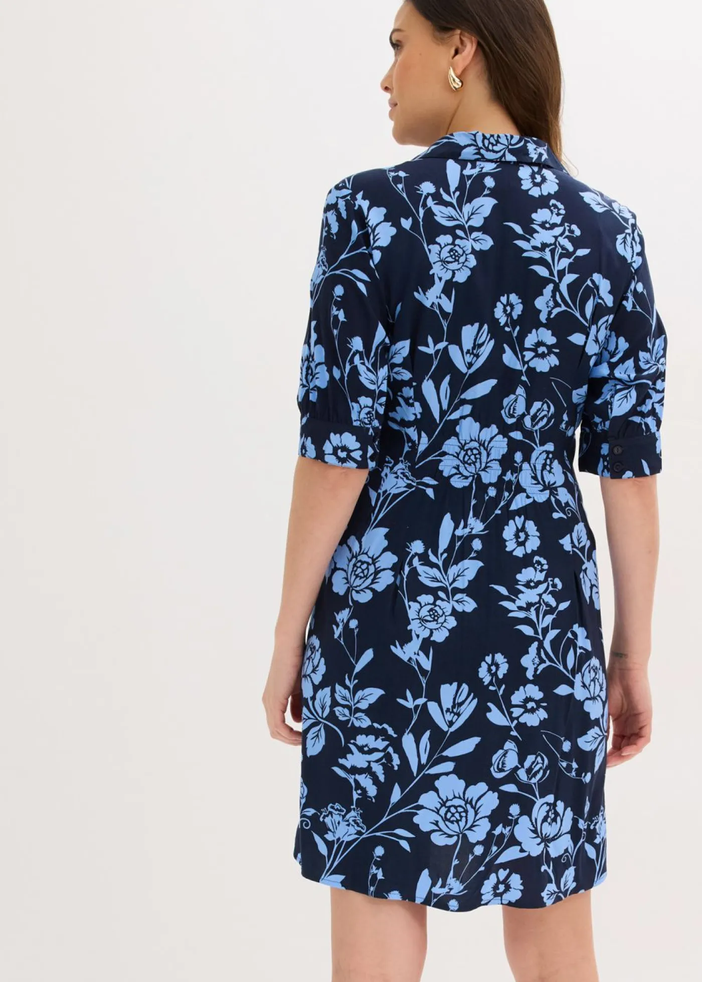 bonprix bonprix Vestido camisero de viscosa fluida azul marino/azul provenzal con flores New