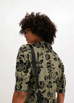 bonprix bonprix Vestido camisero de viscosa fluida verde oliva/negro con flores Outlet