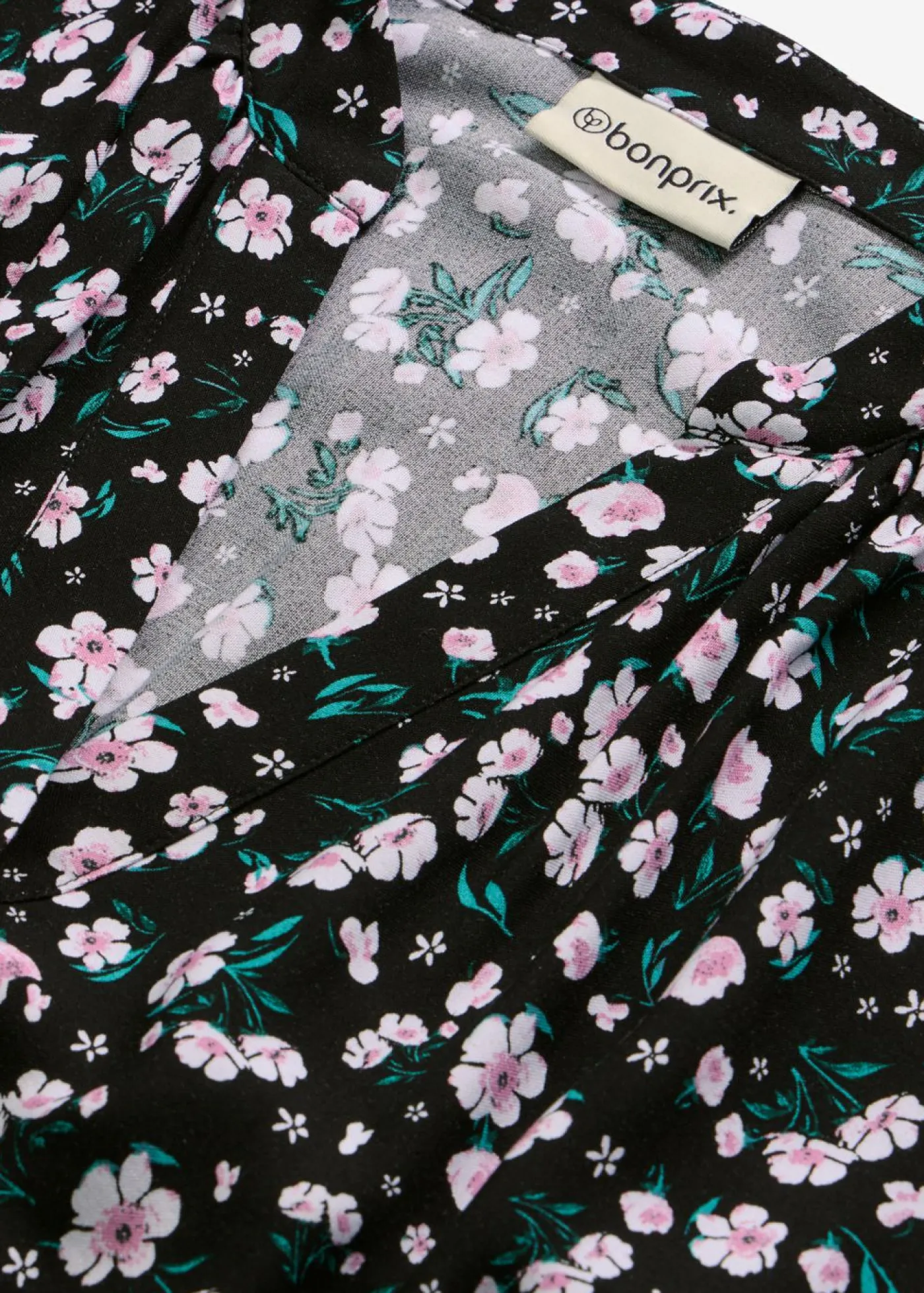 bonprix bonprix Vestido camisero de viscosa fluida Negro de flores Hot
