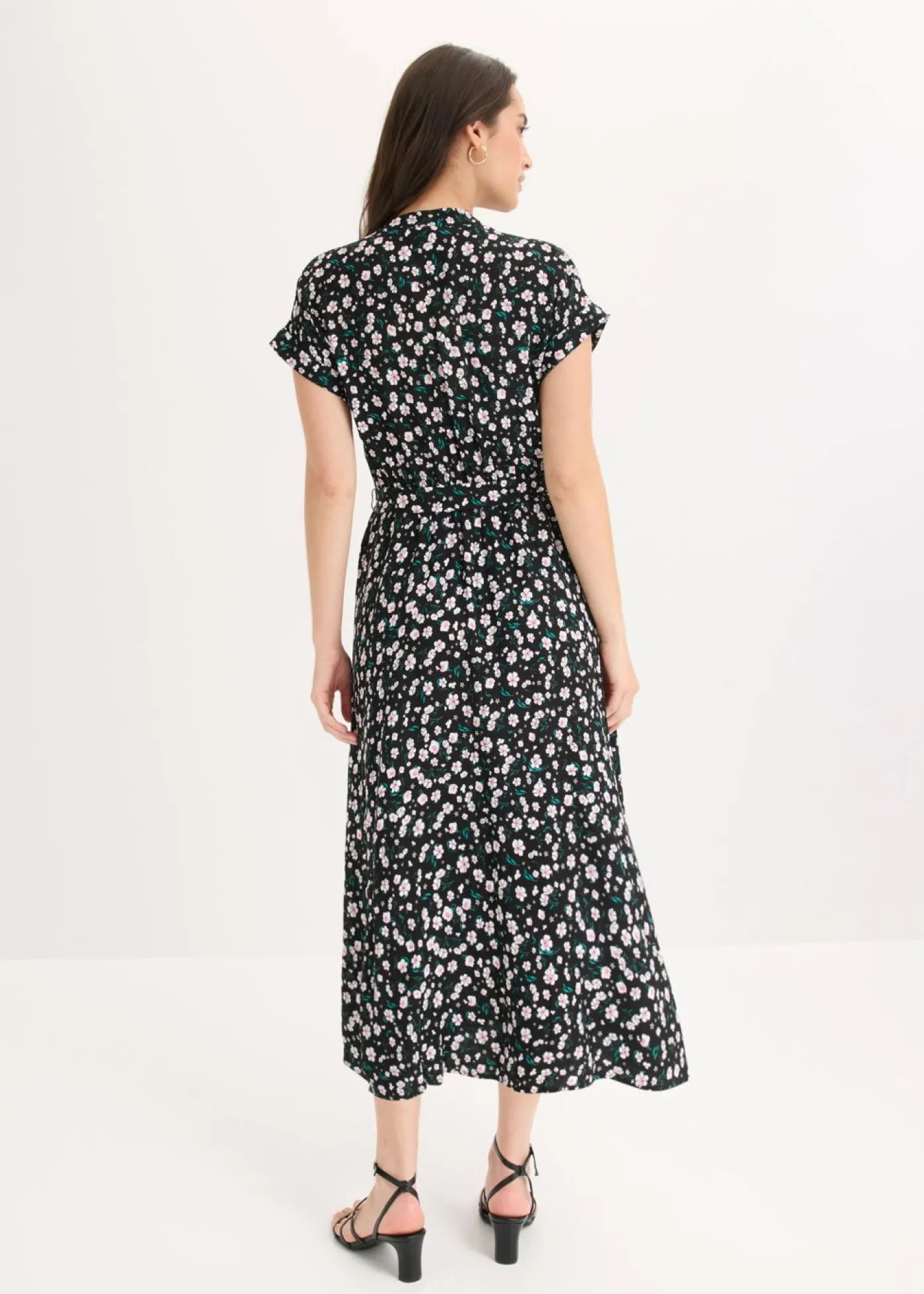 bonprix bonprix Vestido camisero de viscosa fluida Negro de flores Hot
