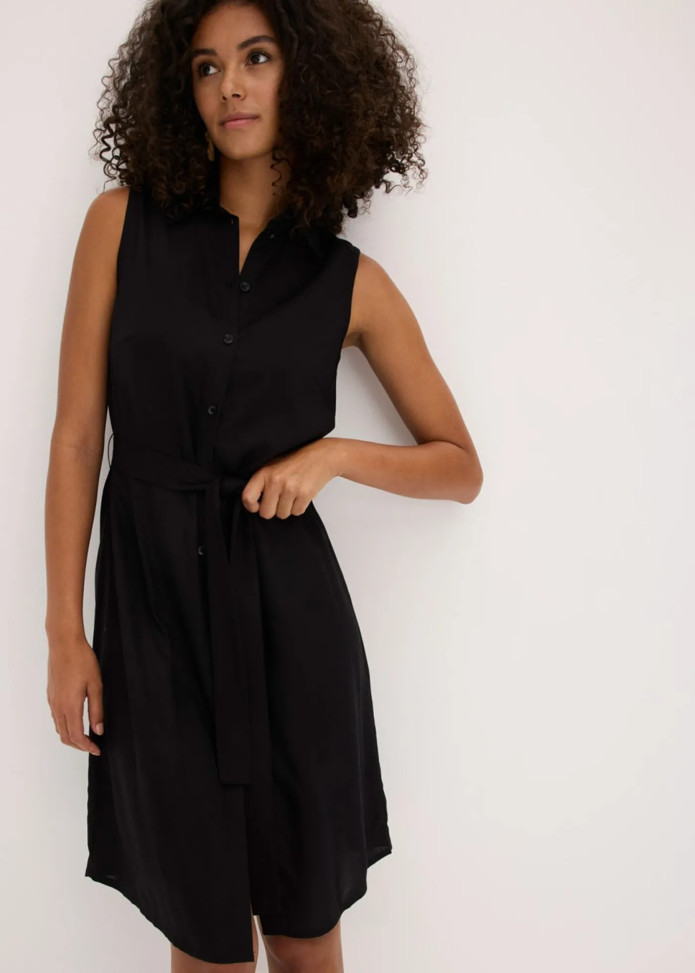 bonprix bonprix Vestido camisero de viscosa Negro