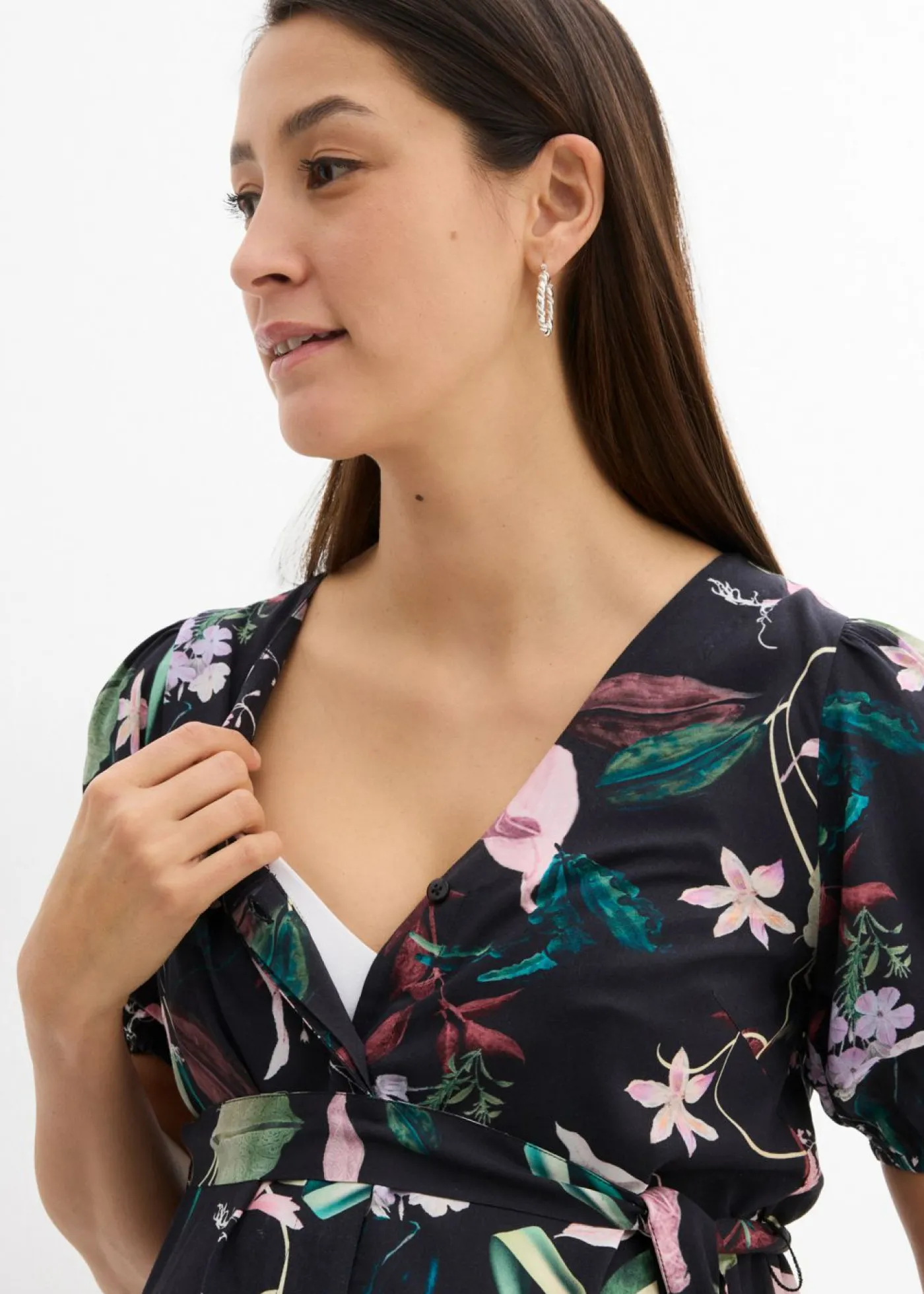 bonprix bonprix Vestido camisero premamá/de lactancia 2 en 1 de viscosa fluida negro-marrón caoba-rojo castaño-rosa antiguo-lila claro-blanco lana-beige-verde aceite-verde oliva oscuro-pino con flores Outlet