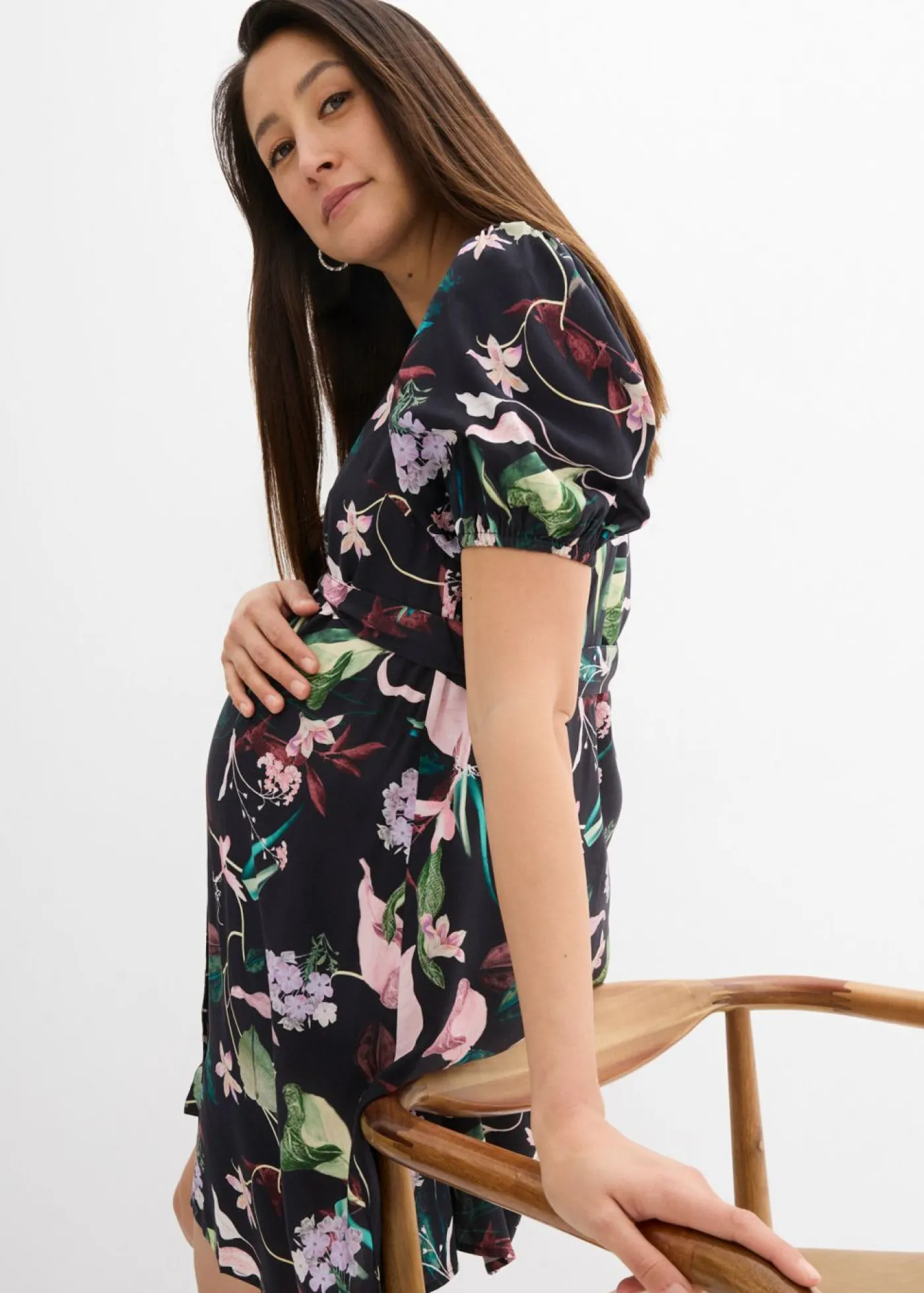 bonprix bonprix Vestido camisero premamá/de lactancia 2 en 1 de viscosa fluida negro-marrón caoba-rojo castaño-rosa antiguo-lila claro-blanco lana-beige-verde aceite-verde oliva oscuro-pino con flores Outlet