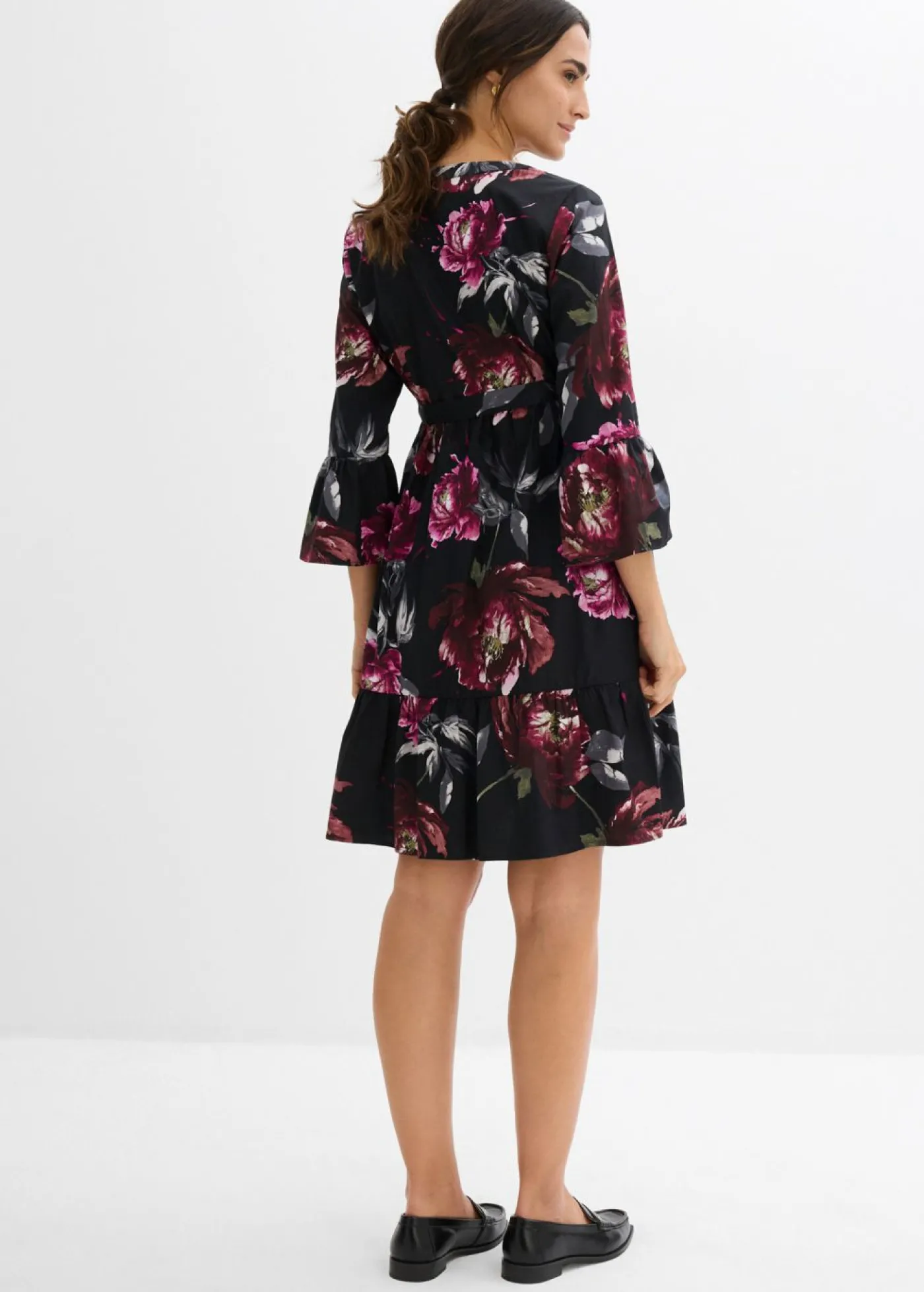 bonprix bonprix Vestido camisero premamá/de lactancia de satén de algodón orgánico puro negro-rosa antiguo con flores New