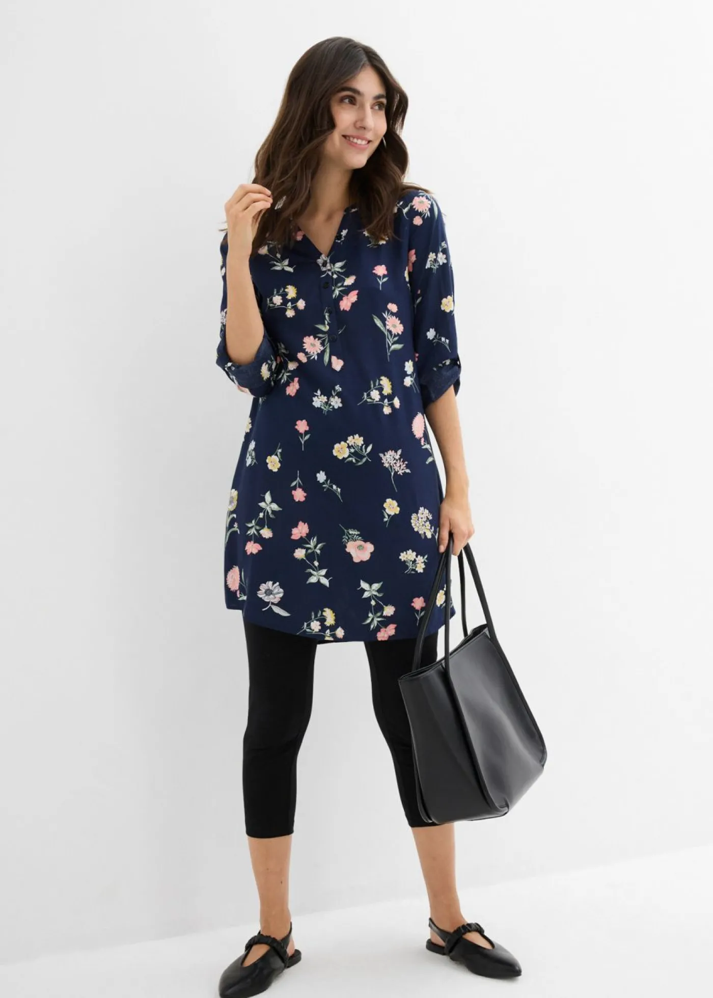 bonprix bonprix Vestido camisero premamá/de lactancia 2 en 1 de viscosa azul marino-multicolor con flores Outlet