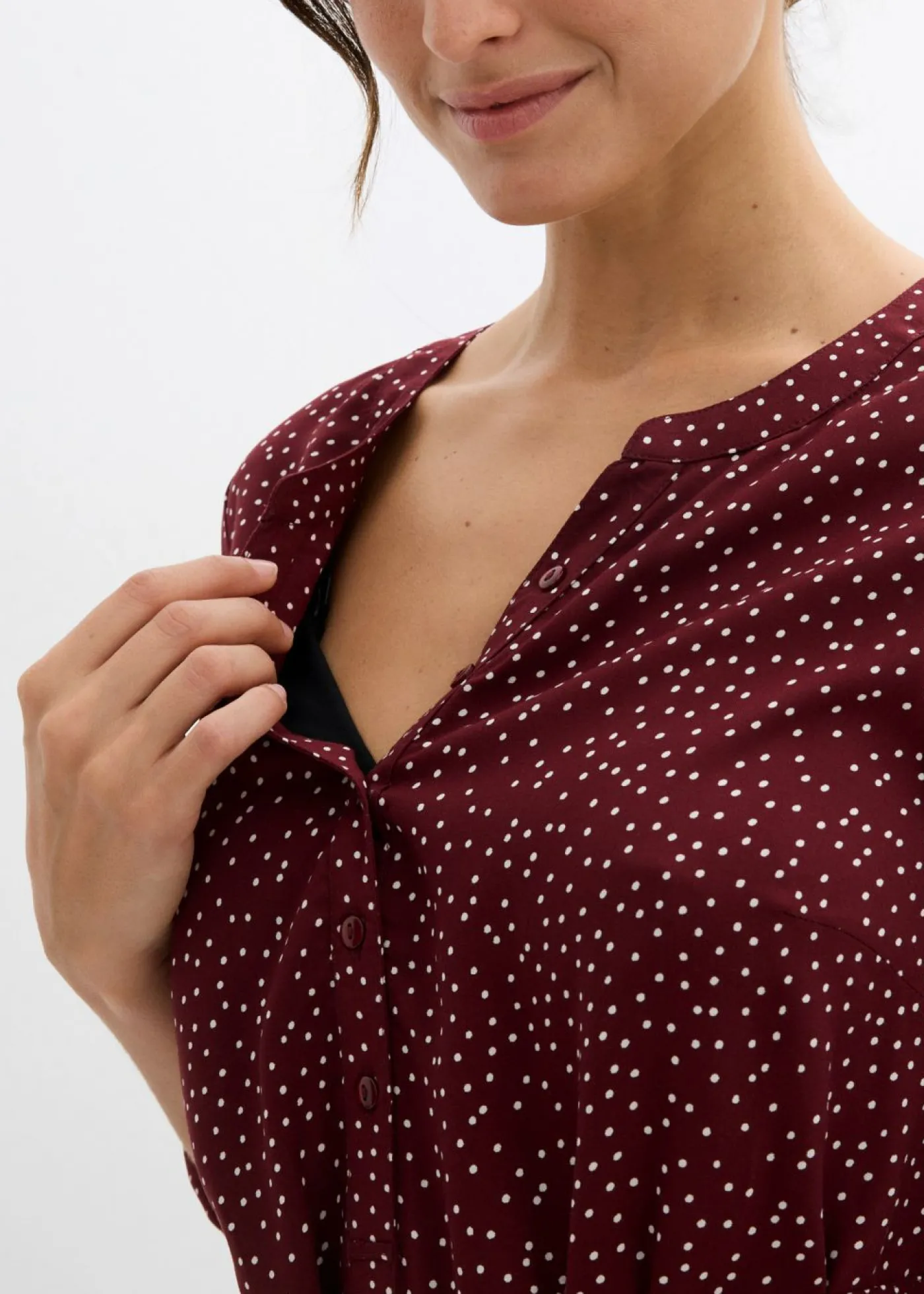 bonprix bonprix Vestido camisero premamá/de lactancia 2 en 1 de viscosa fluida Mora oscuro/blanco de lunares