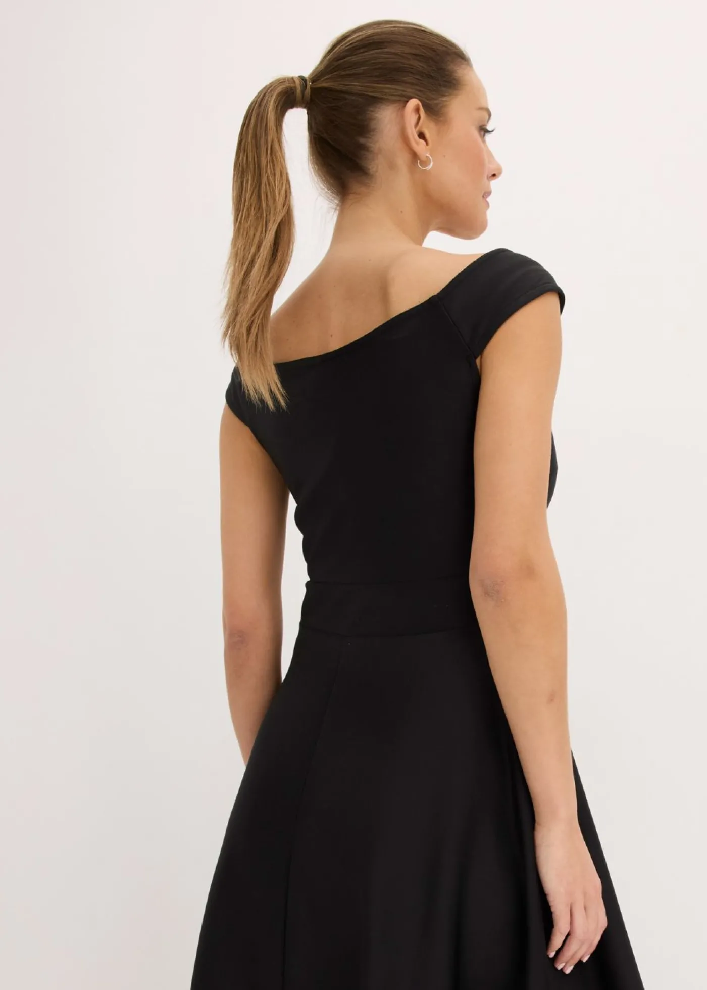 bonprix bonprix Vestido con escote bañera, encaje y cinturón Negro New