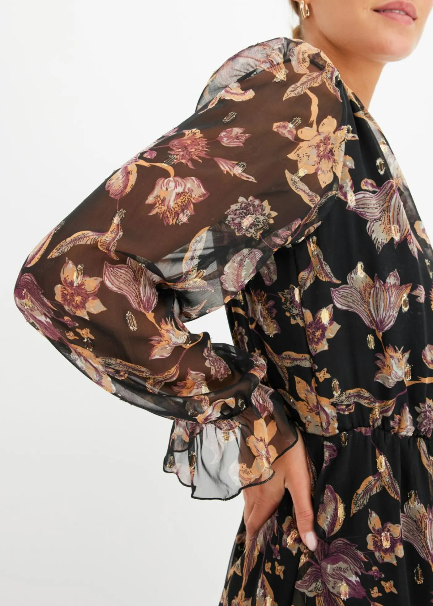 bonprix bonprix Vestido con largo asimétrico Negro con flores Online