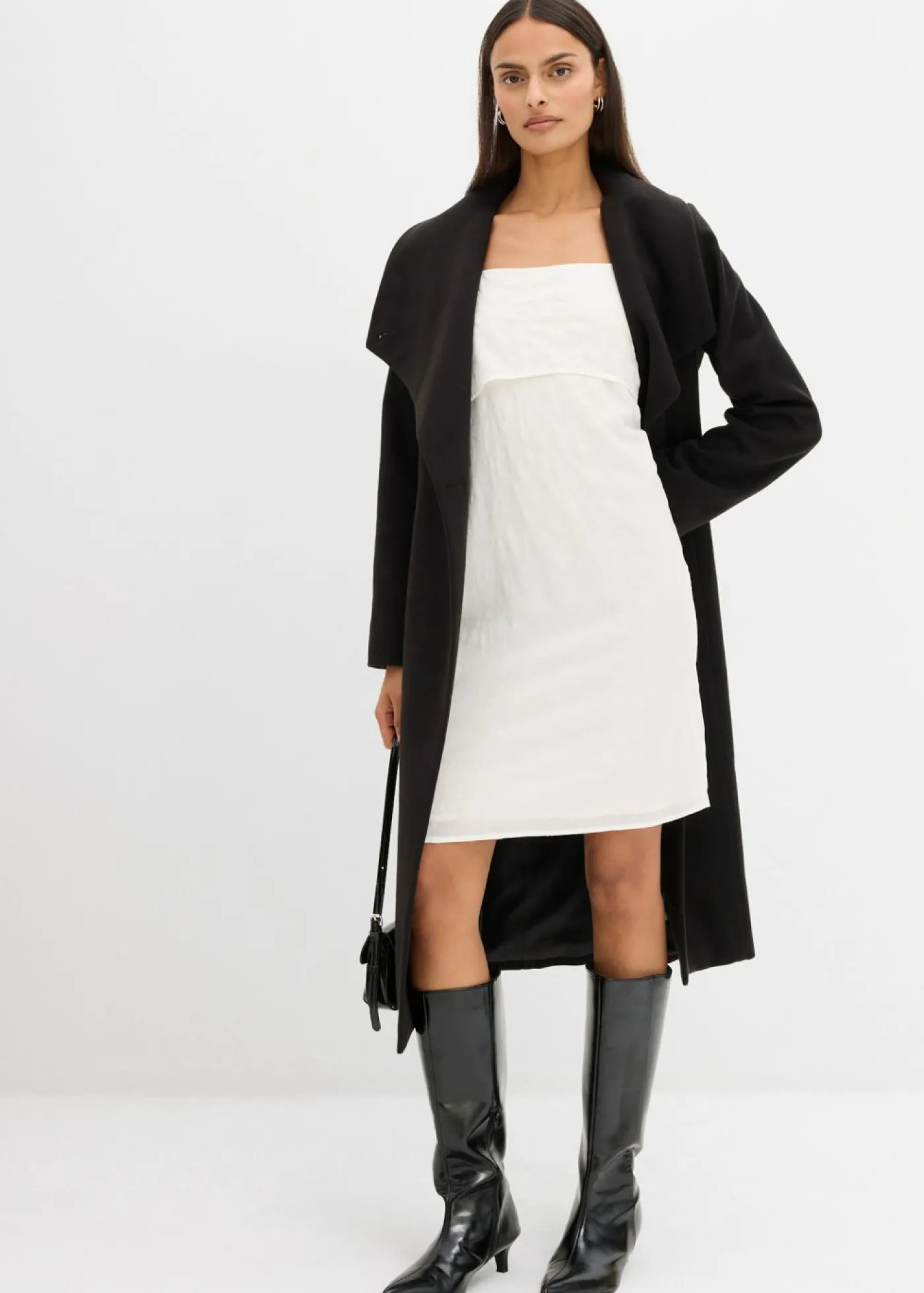 bonprix bonprix Vestido corto con un bonito bordado de lentejuelas blanco perla Online