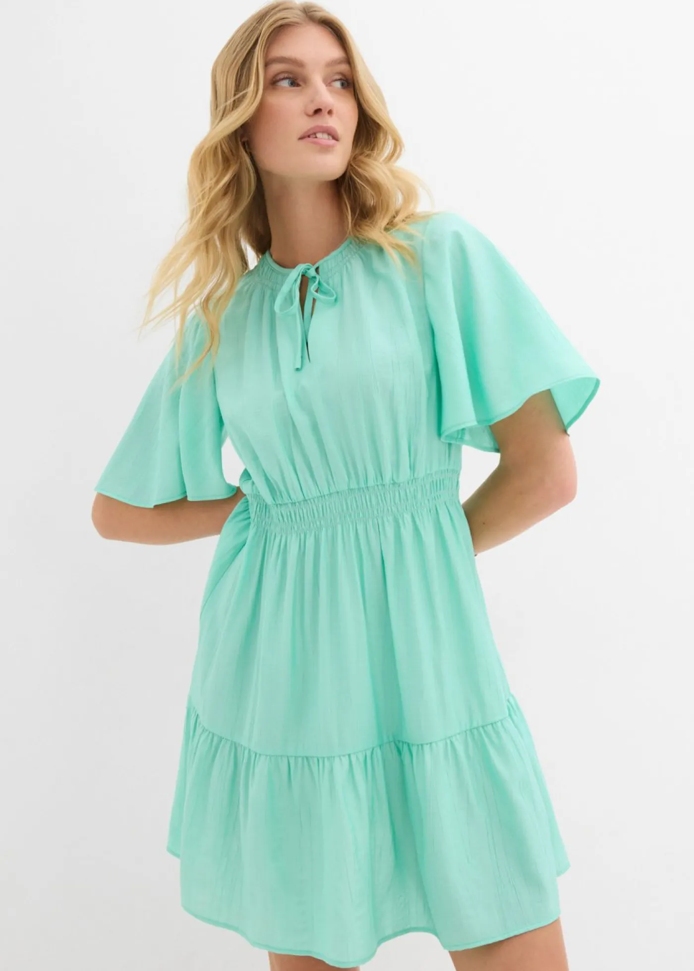 bonprix bonprix Vestido corto de mezcla de viscosa fluida Azul mentol Clearance