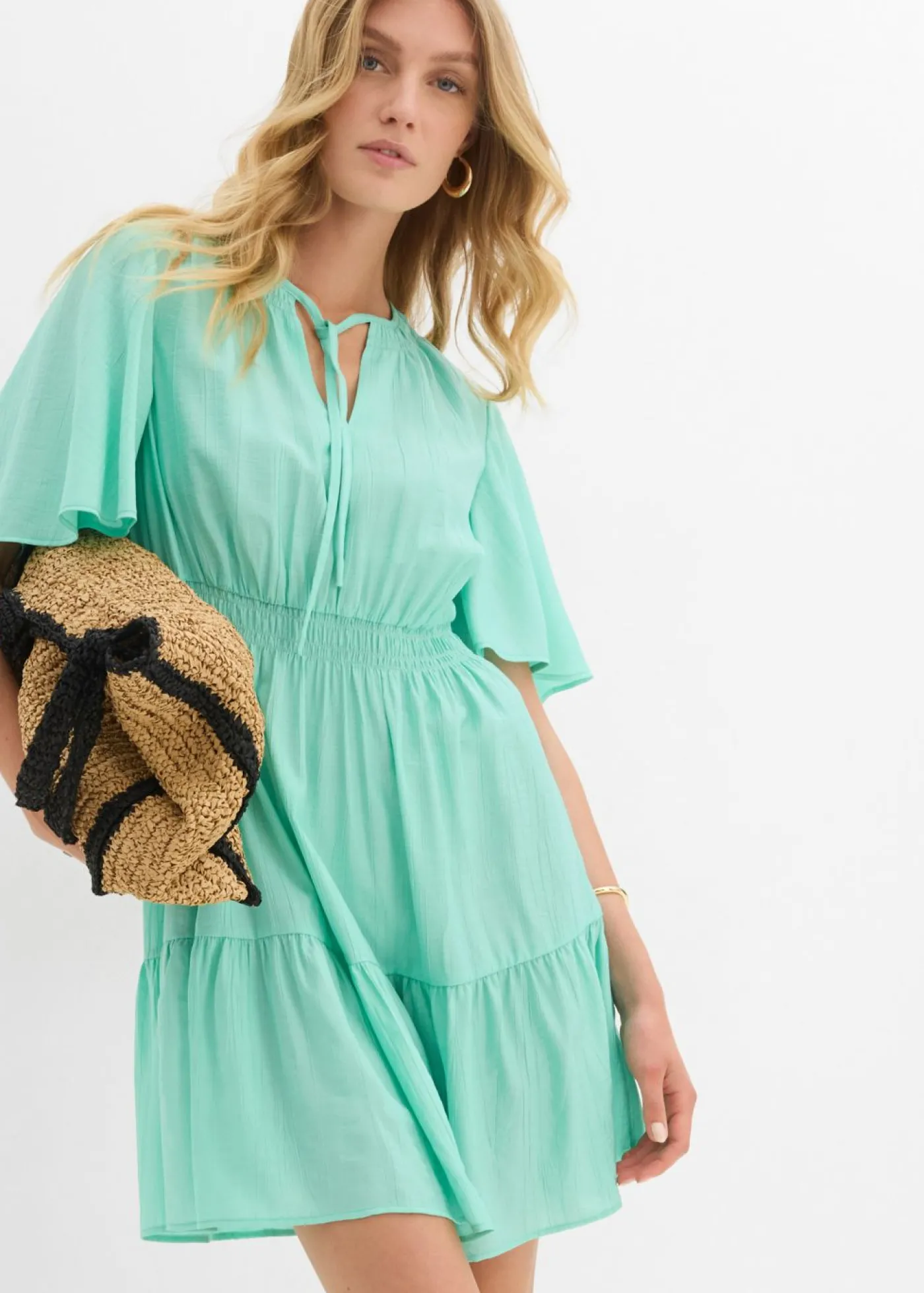bonprix bonprix Vestido corto de mezcla de viscosa fluida Azul mentol Clearance