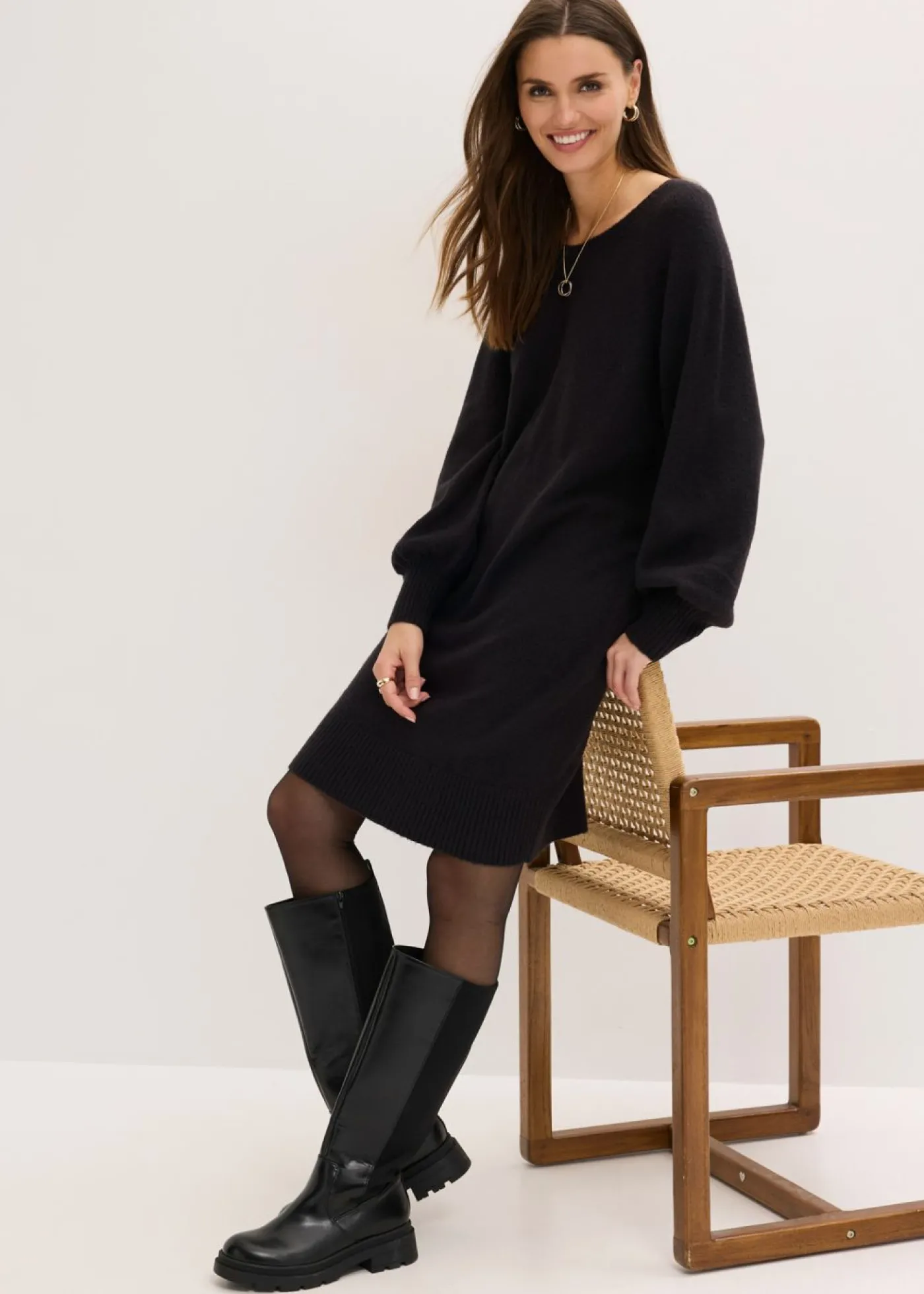 bonprix bonprix Vestido corto de punto Negro Sale