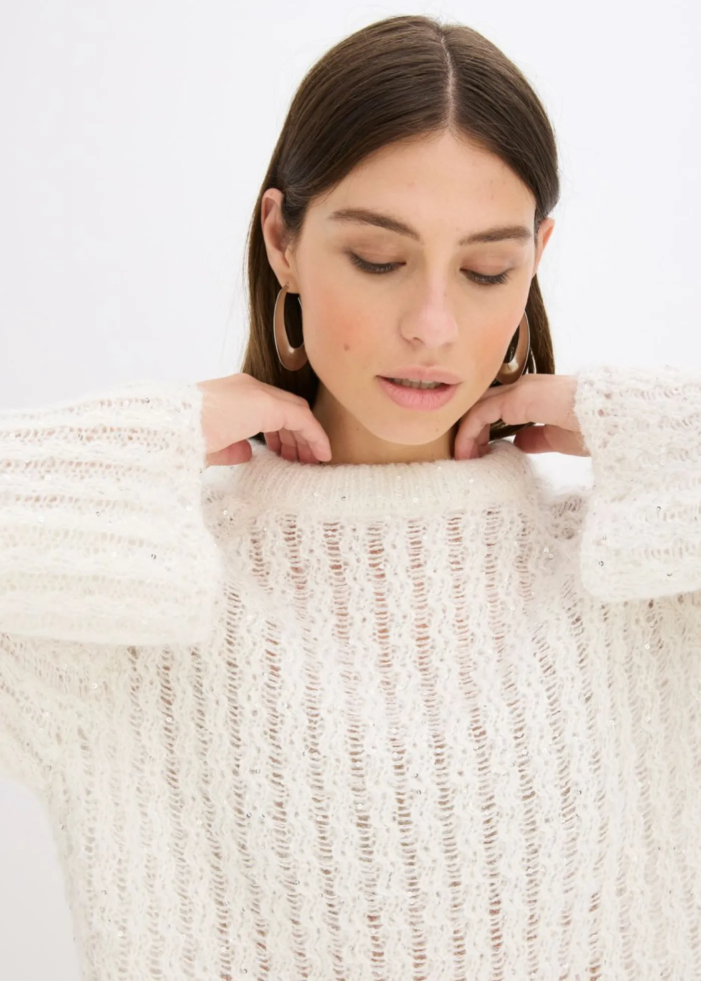 bonprix bonprix Vestido corto de punto con lazo de satén y ligeras transparencias Blanco lana Online