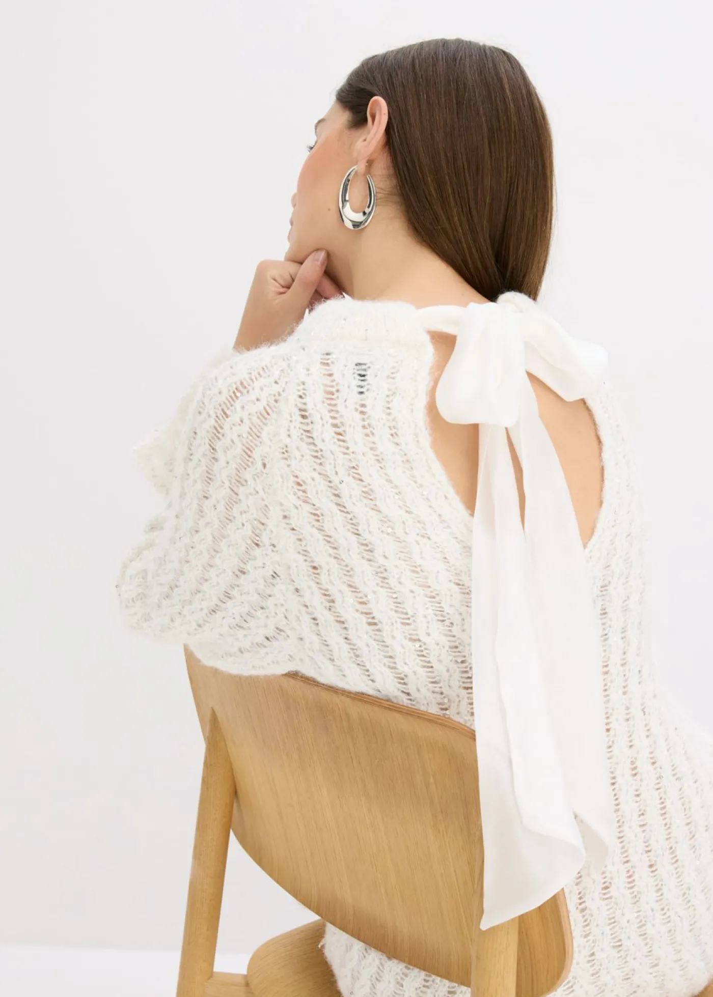 bonprix bonprix Vestido corto de punto con lazo de satén y ligeras transparencias Blanco lana Online