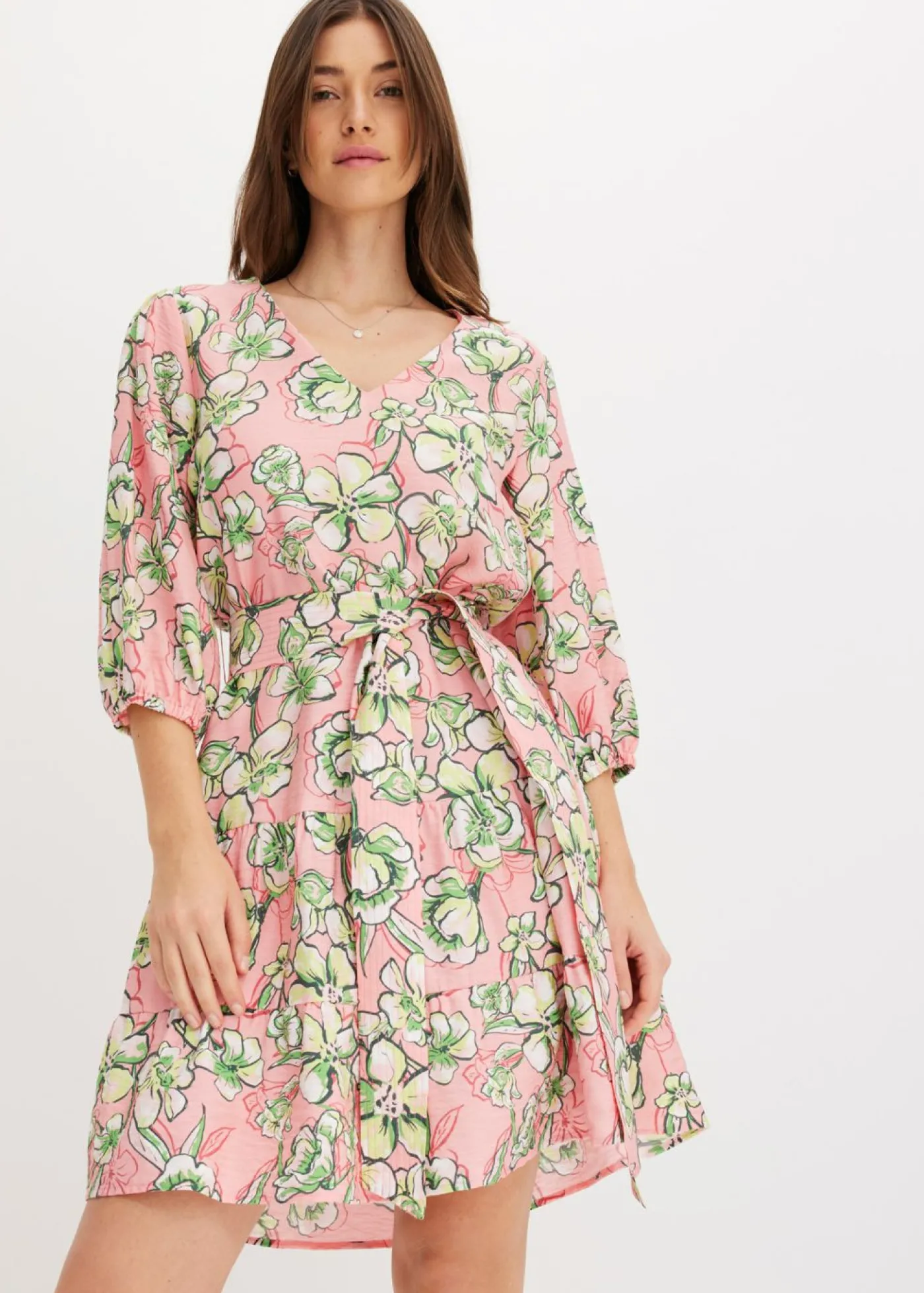bonprix bonprix Vestido corto de suave mezcla de viscosa Rosa suave de flores Hot