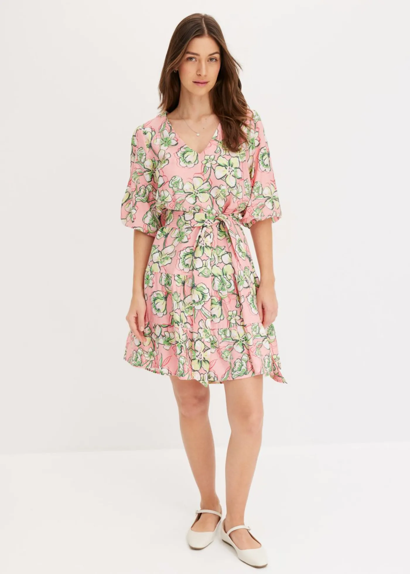 bonprix bonprix Vestido corto de suave mezcla de viscosa Rosa suave de flores Hot