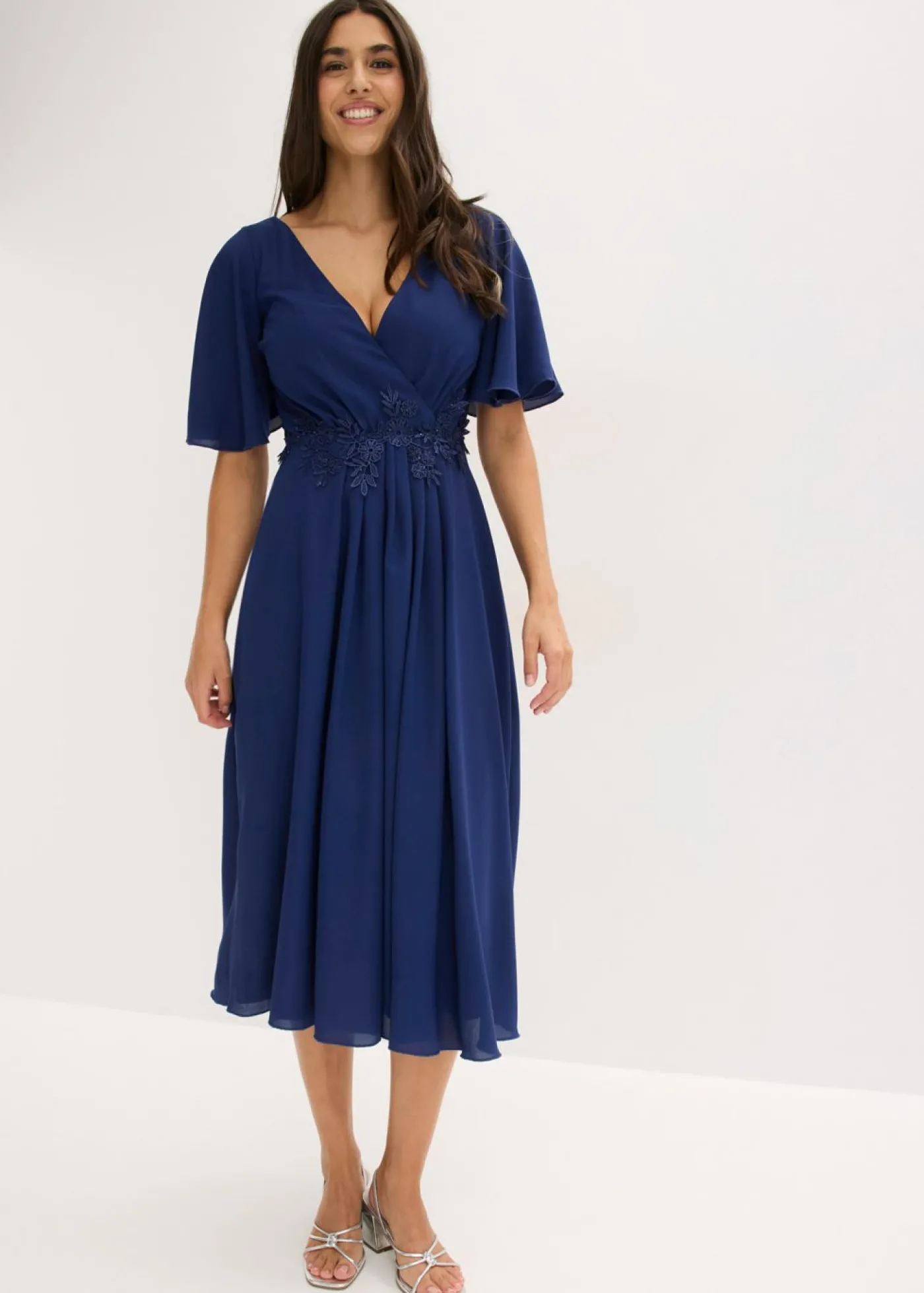 bonprix bonprix Vestido de cóctel con aplicación de encaje Azul oxford Discount