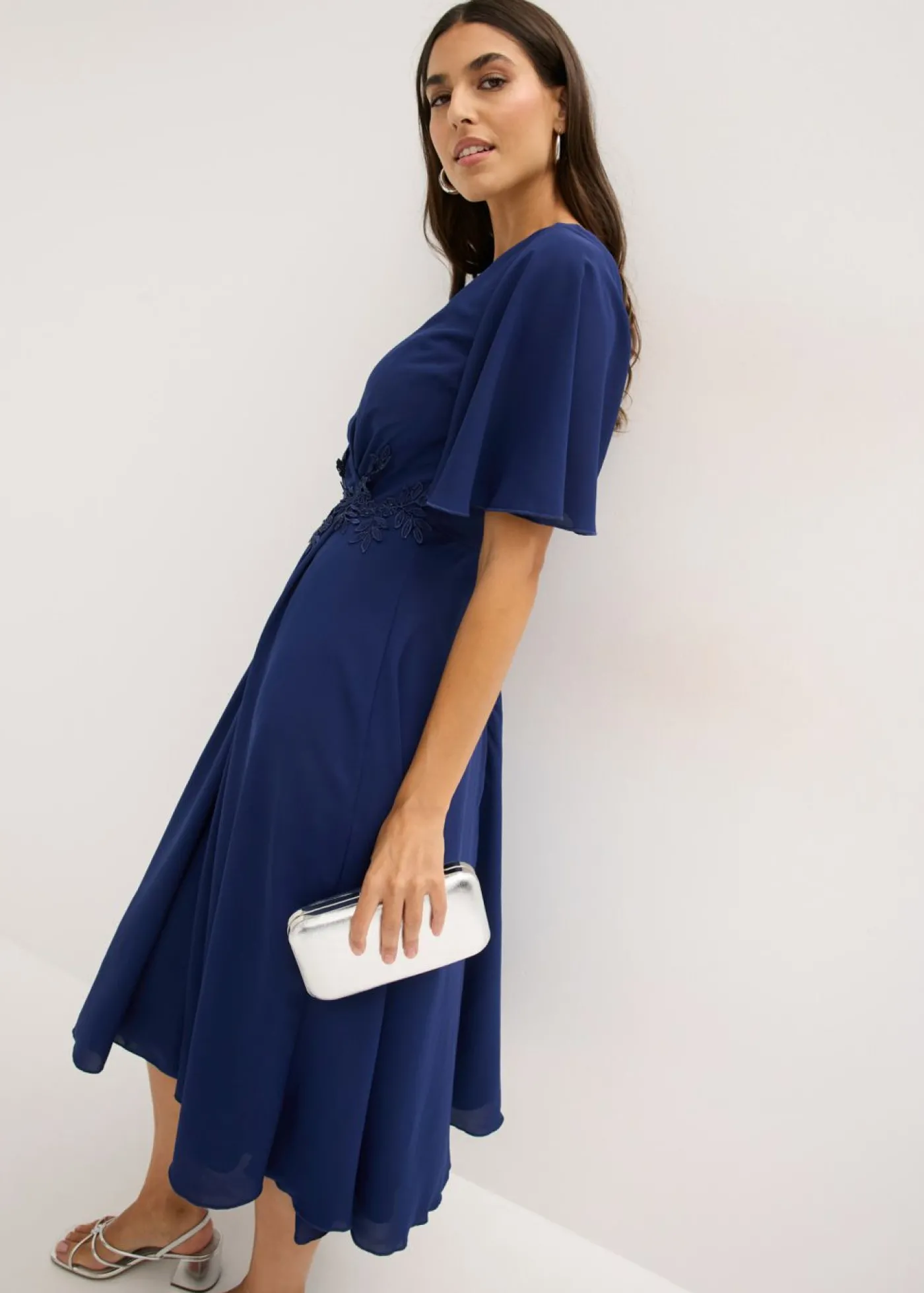 bonprix bonprix Vestido de cóctel con aplicación de encaje Azul oxford Discount