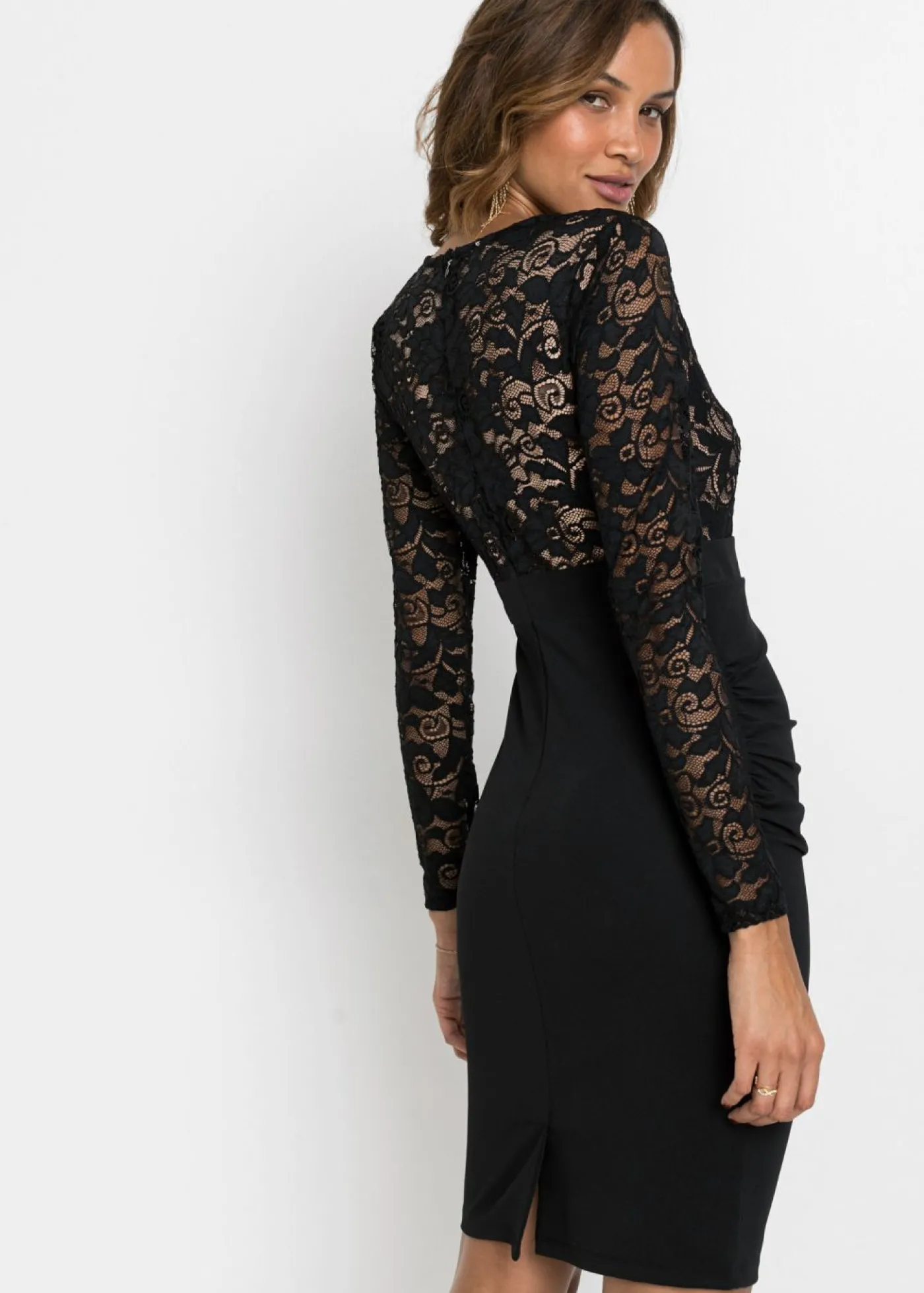 bonprix bonprix Vestido de encaje favorecedor, talla corta Negro Outlet