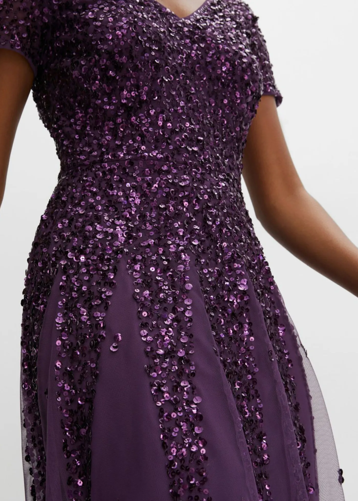 bonprix bonprix Vestido de lentejuelas Lila oscuro