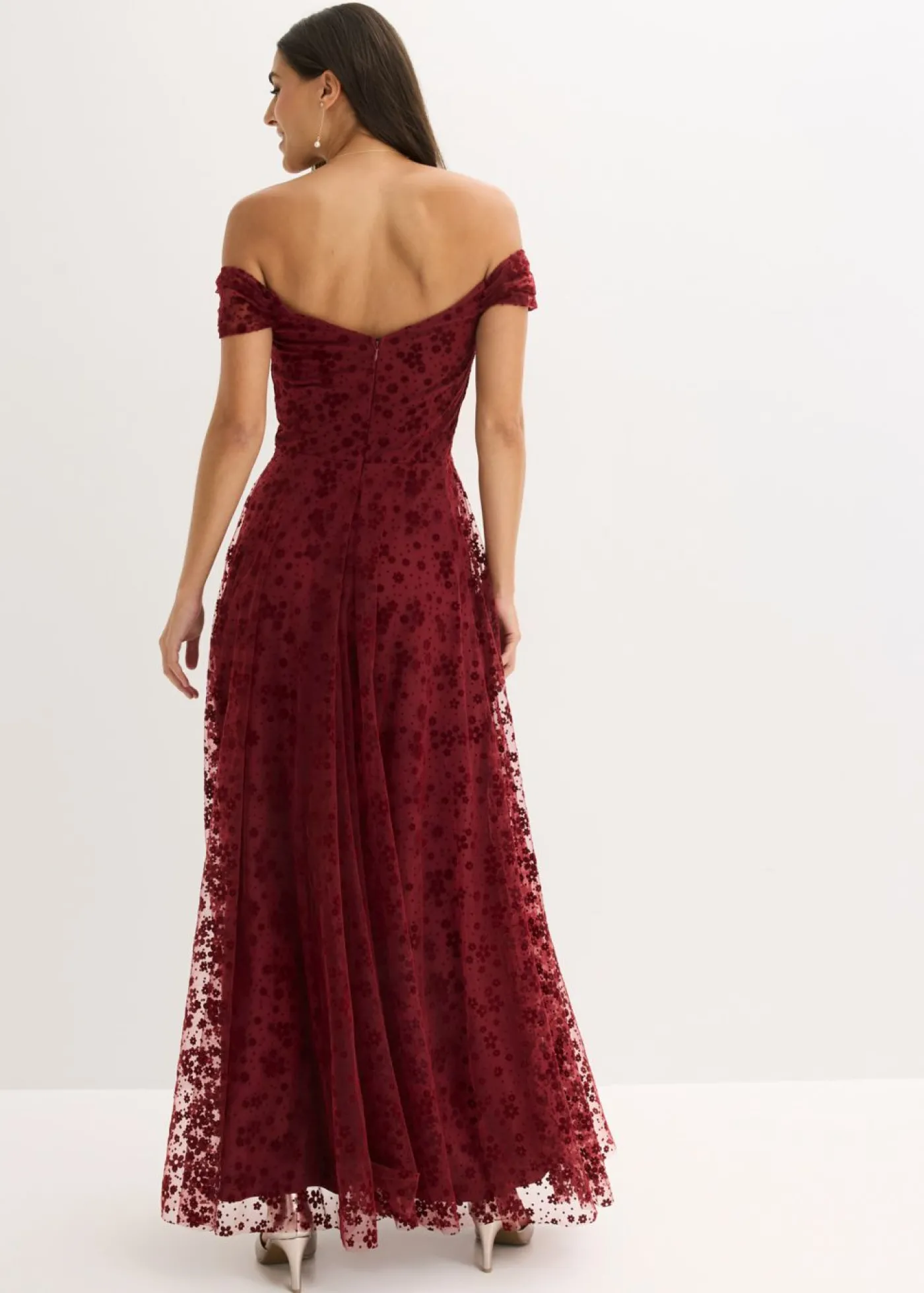 bonprix bonprix Vestido de noche con un elegante bordado floral Rojo rubí Sale