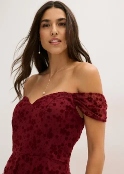 bonprix bonprix Vestido de noche con un elegante bordado floral Rojo rubí Sale