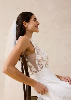 bonprix bonprix Vestido de novia de satén brillante con aplicaciones de flores Blanco lana Discount